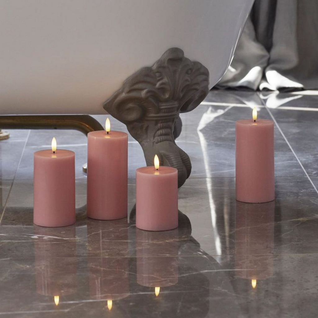 Detalj av LED-kubbelys Sille ekte voks rosa 12,5 cm varmhvit med integrert LED
