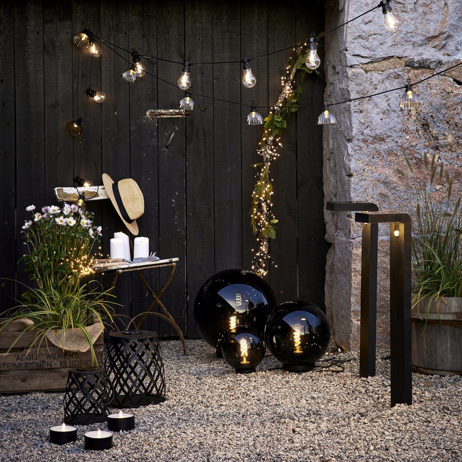 LED-kubbelys Torch Candle med timerfunksjon og svart metall