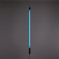 LED lampe Linea blå glass og tre forfra
