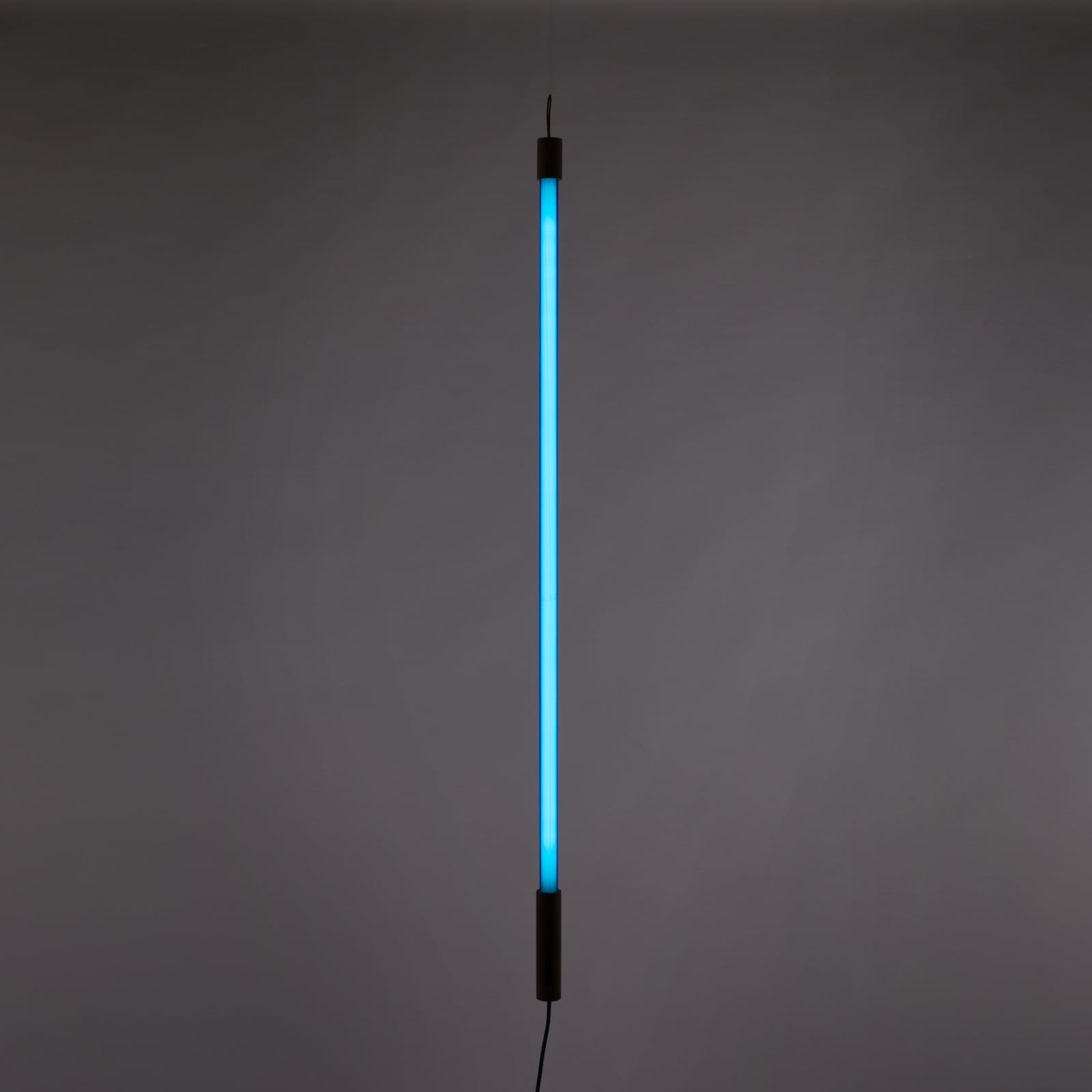 LED lampe Linea blå glass og tre forfra