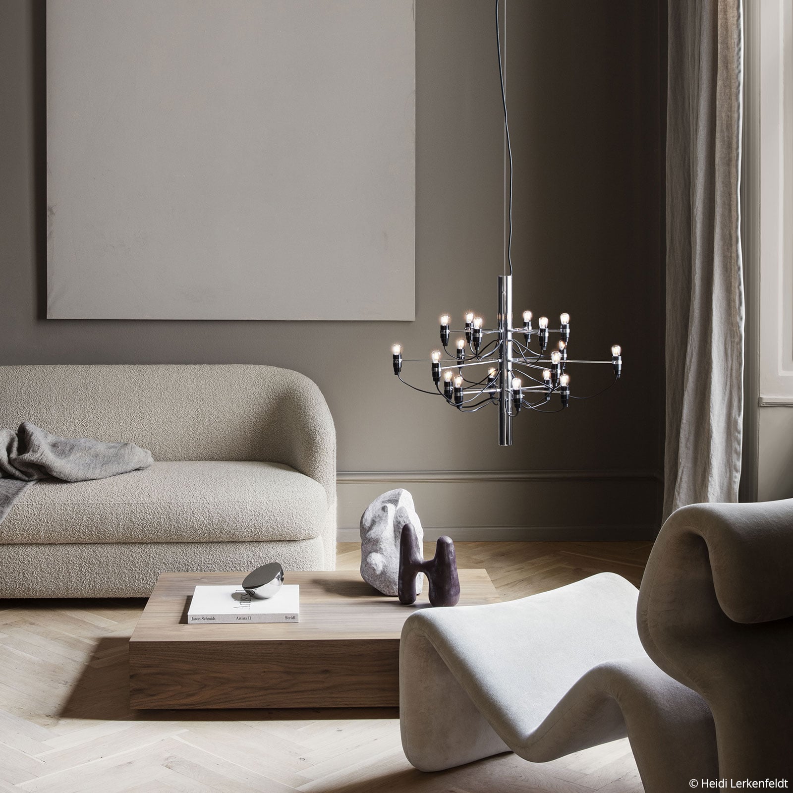 Nærbilde av LED lysekrone 2097/18 dimbar krom Ø69 cm 18-lys