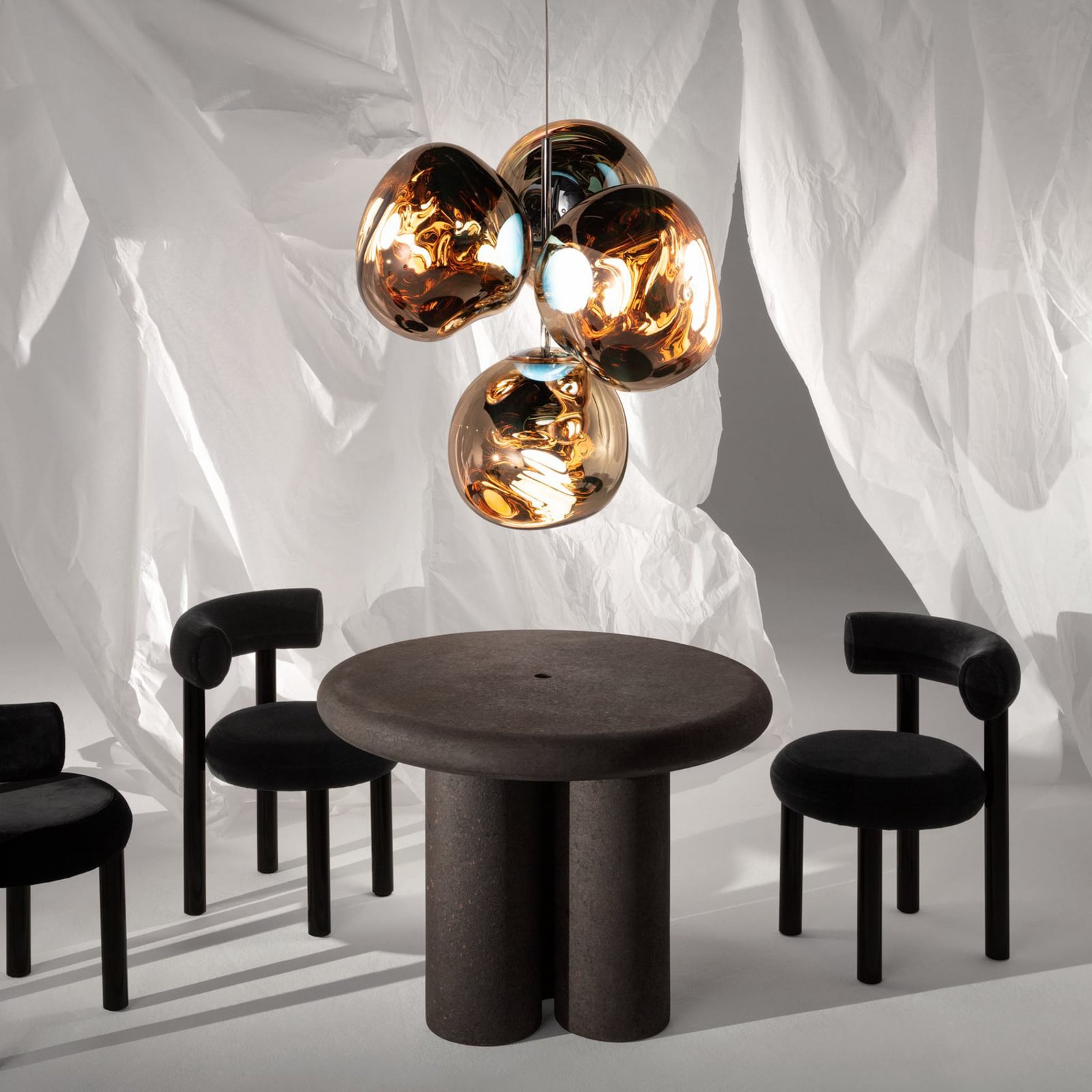 LED-lysekrone Melt Chandelier dimbar gull Ø98 cm bakside