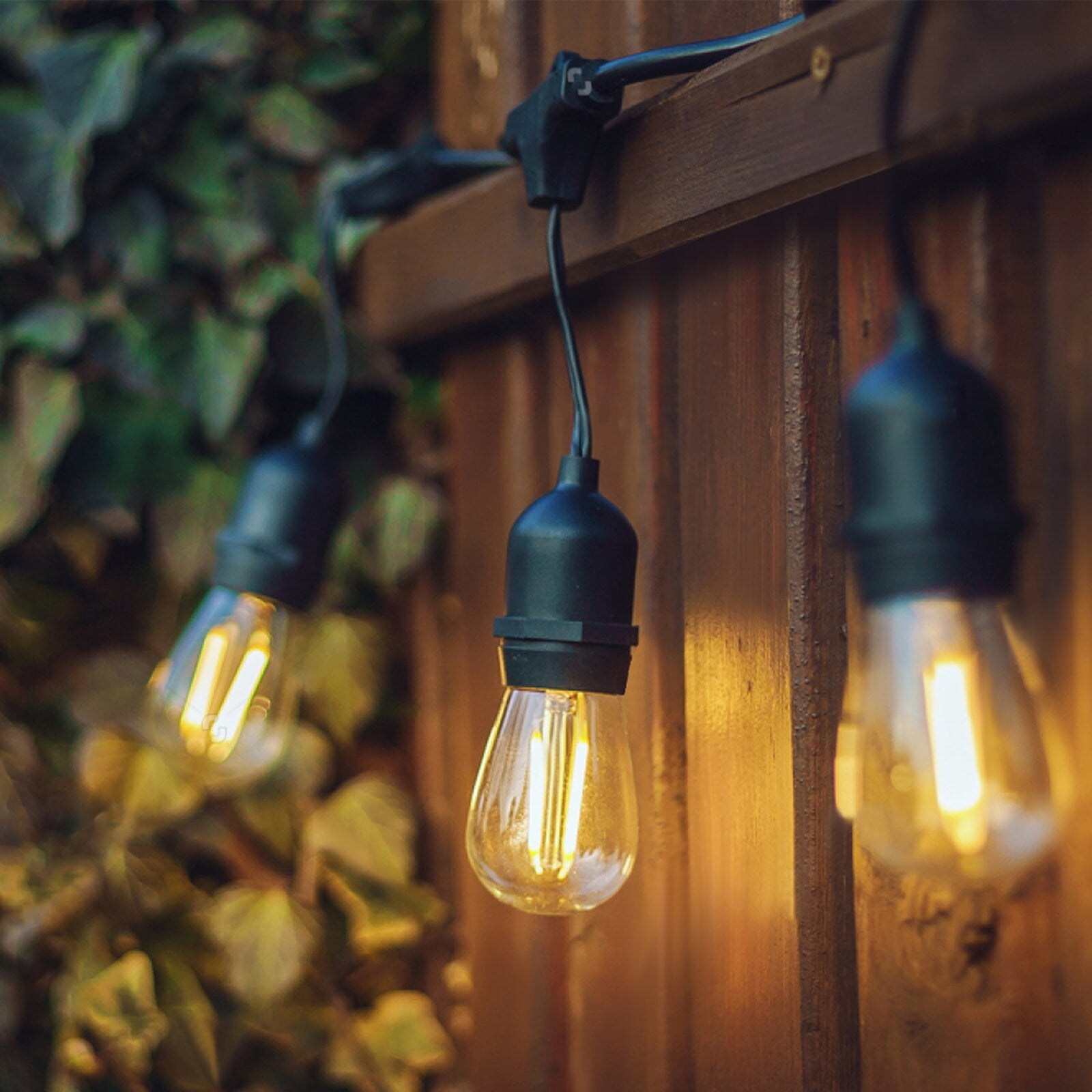 LED lyslenke 10 vintage filamentpærer dimbar 10m IP65 Lite Bulb Moments montert ute