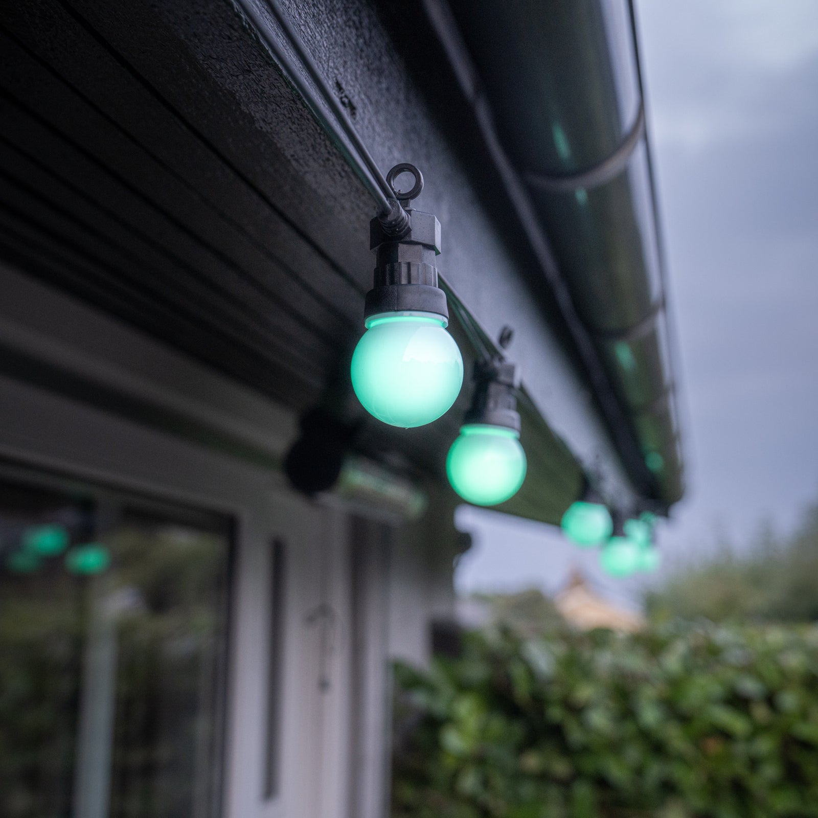 LED lyslenke 15 globe RGB dimbar IP65 WiFi 14 m detalj av glober