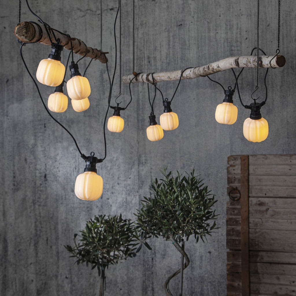 Montering av LED-lyslenke Circus Maxi 10 frostede kupler IP44
