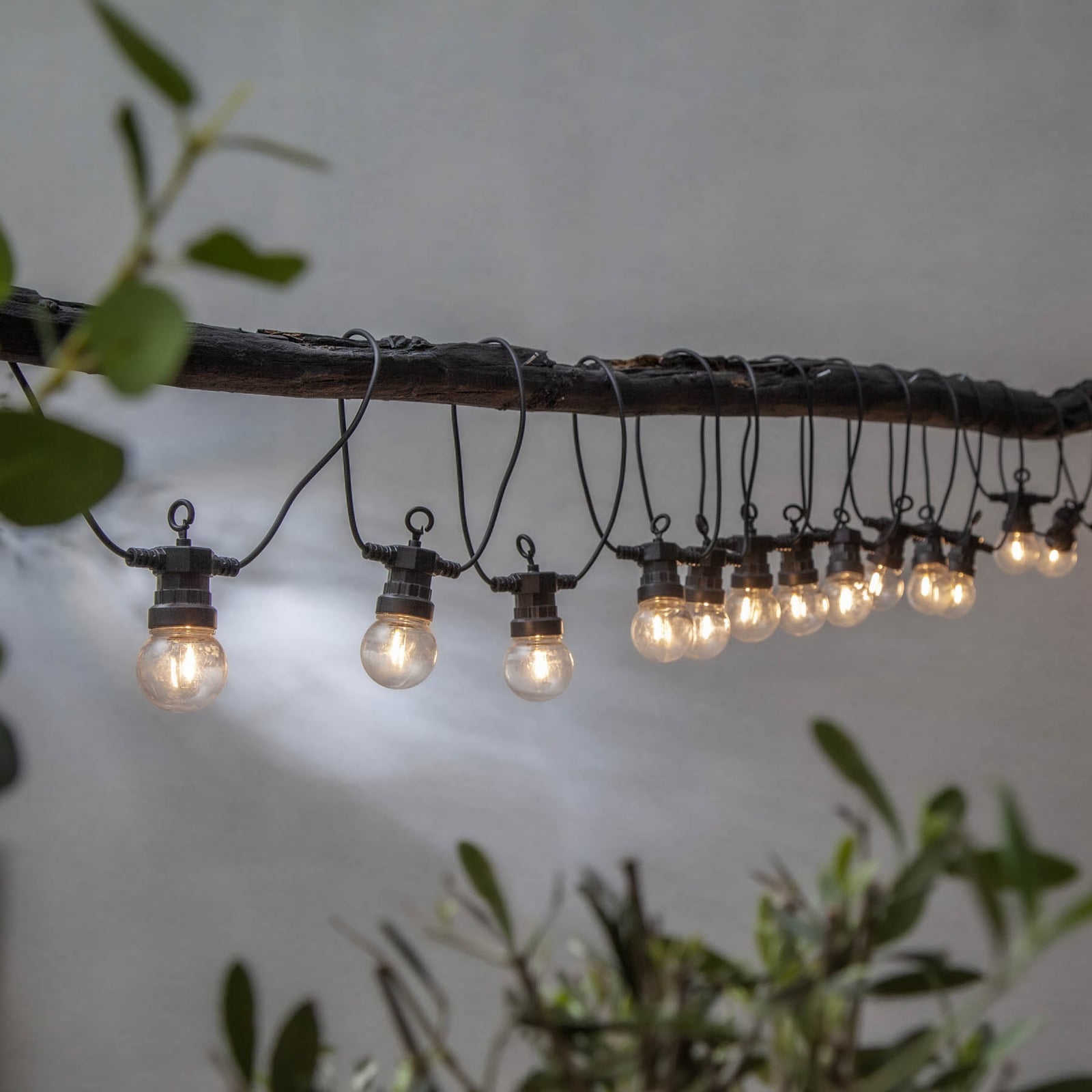 Nærbilde av LED-lyslenke Small Circus filament 20 lys IP44
