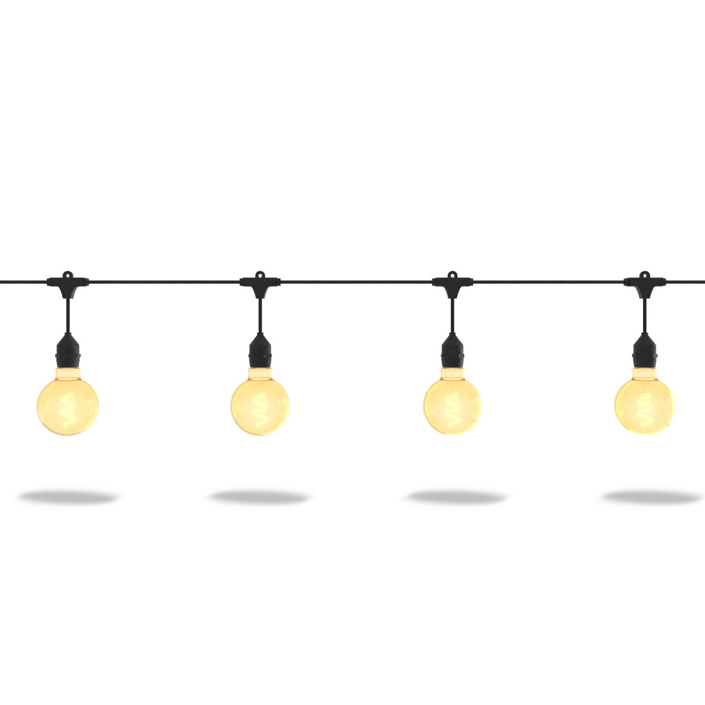 Montert LED-lyslenke Vista XL 10 m dimbar med fjernkontroll IP44 fra Calex på terrasse