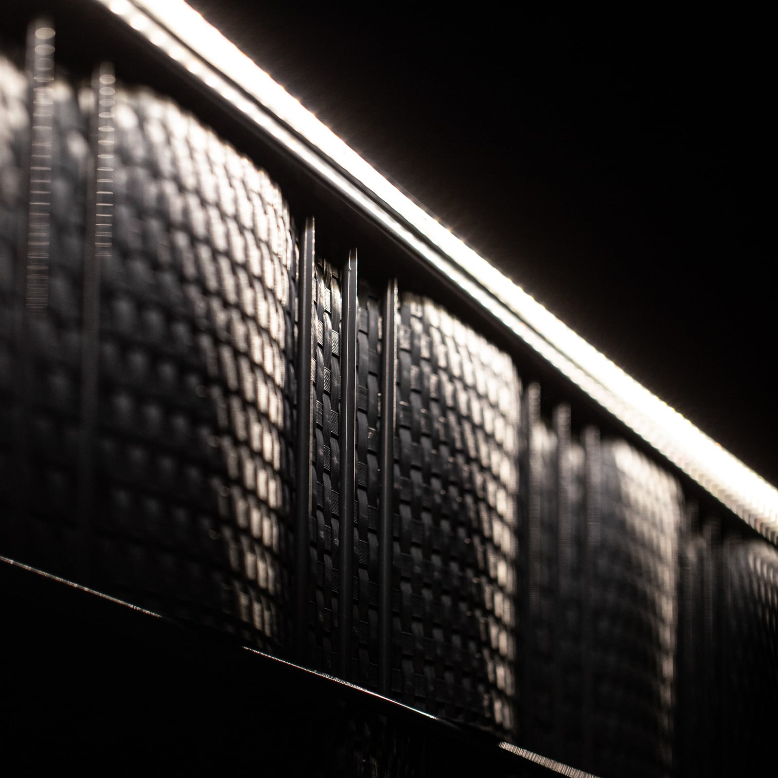 LED lyslist for gjerde aluminium 196 cm dimbar IP67 LyghtUp detalj