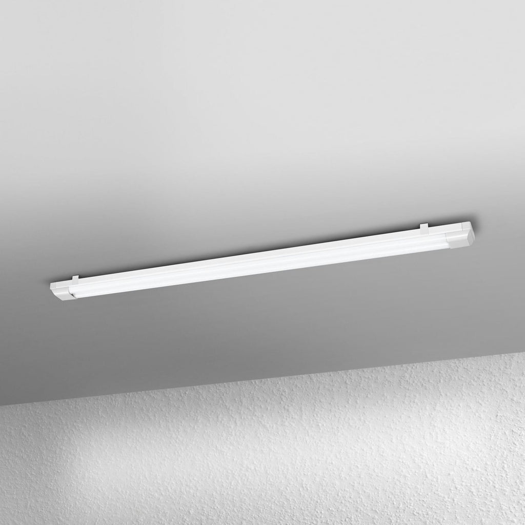 Detalj av LED-lyslist POWER BATTEN 120 cm 50W nøytralhvit
