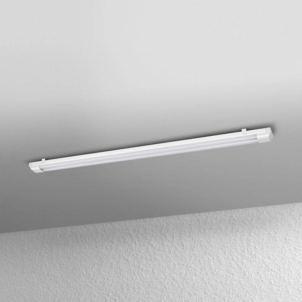 Montert LED-lyslist POWER BATTEN 120 cm 50W nøytralhvit i rom