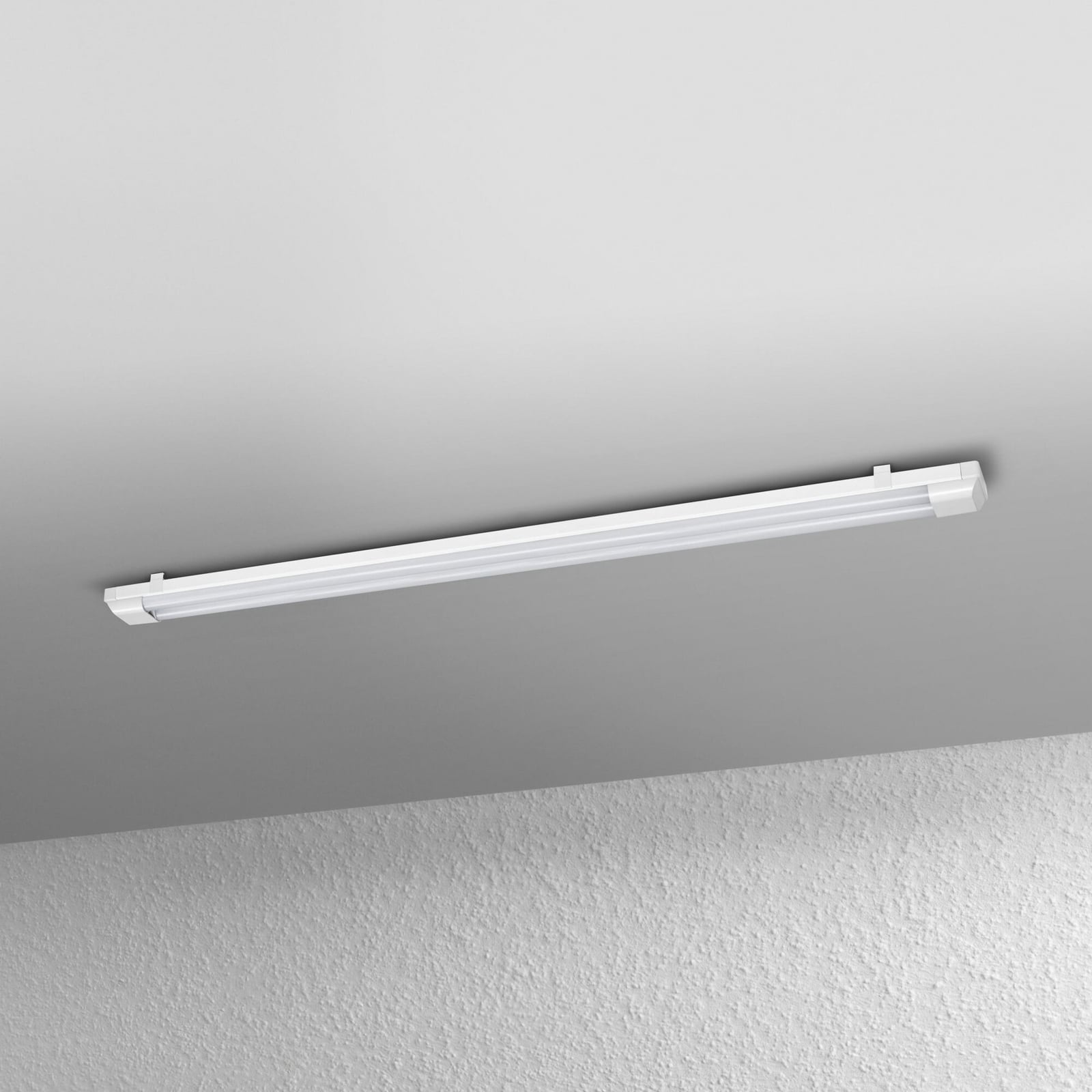 Detalj av LED lysliste POWER BATTEN 120 cm 50W 6000 lm 3000K 2-pk OSRAM