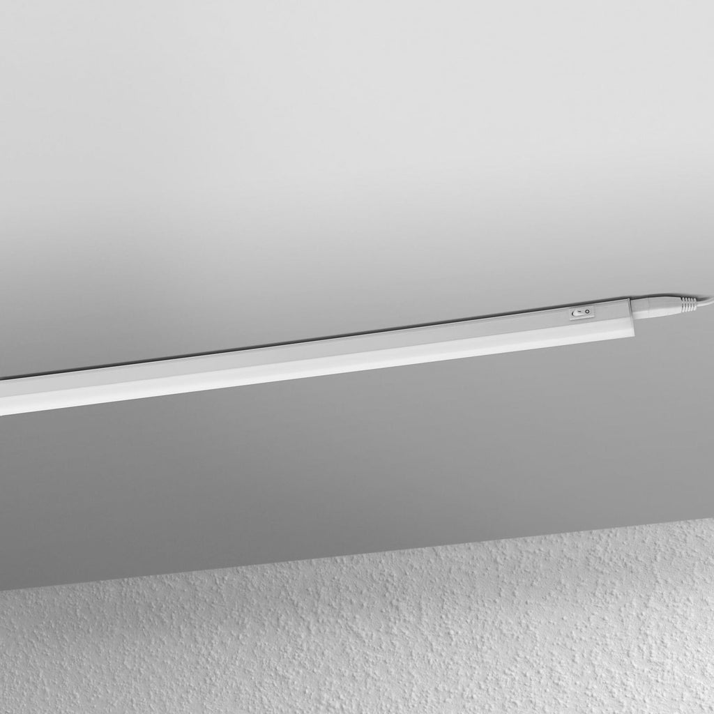 Montert LED lyslist SWITCH BATTEN med bryter 87 cm 10W 4000K hvit i kjøkken
