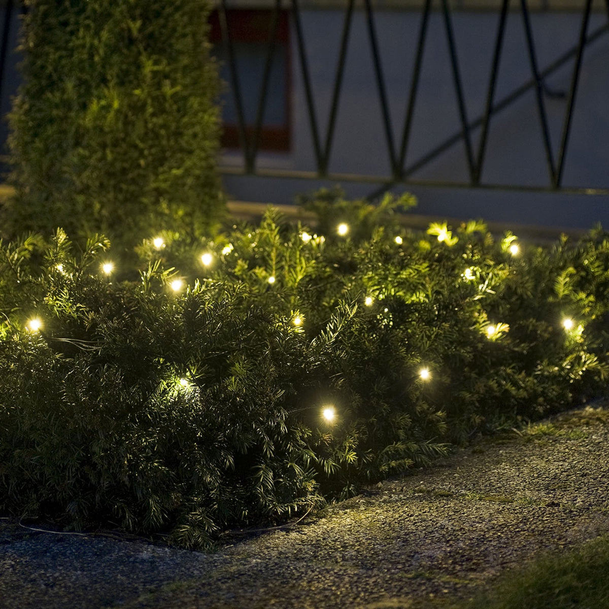 LED-lysnett 64 lys varmhvit 2x2 m IP44 utendørs - Konstsmide forfra