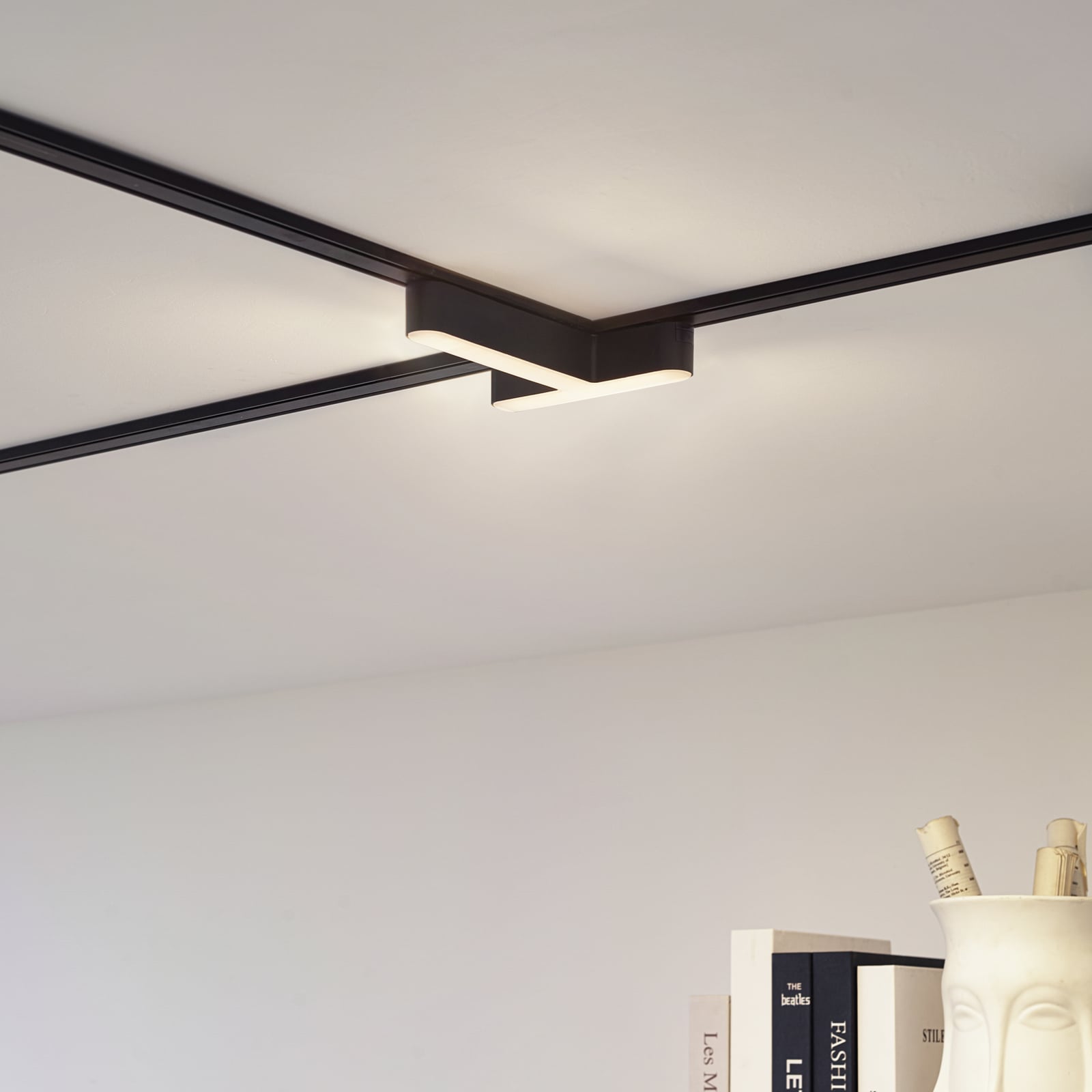 LED lysskinner T-form Lumaro svart bakside