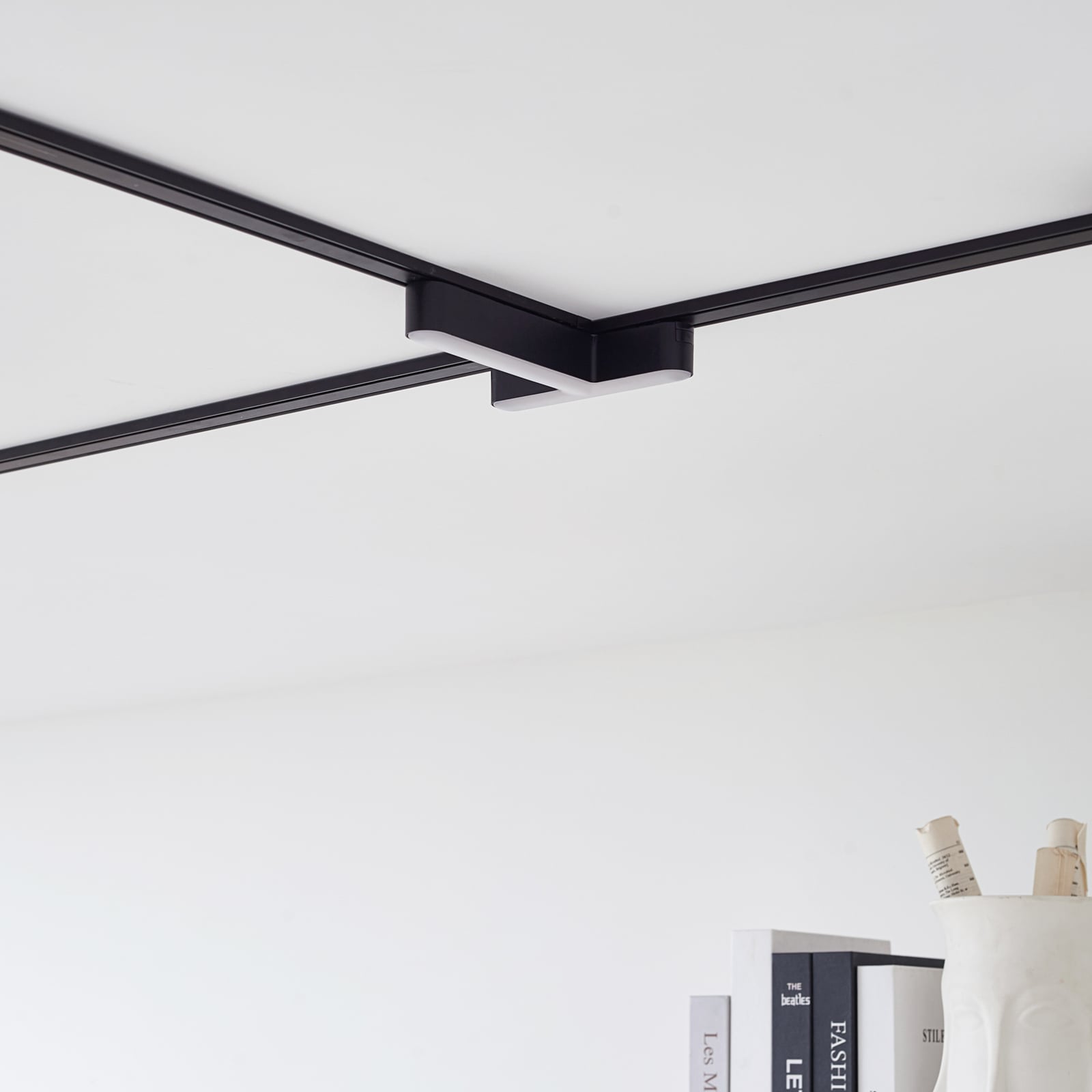 Detalj av LED lysskinner T-form Lumaro svart
