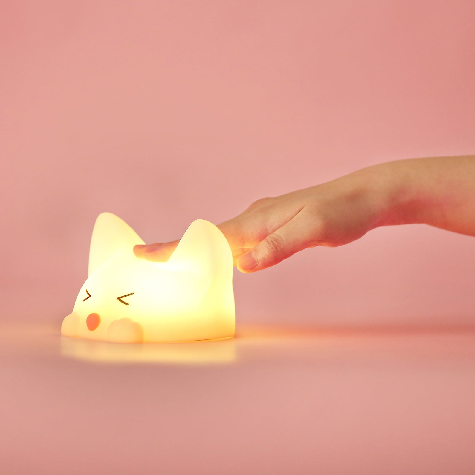 Detalj av LED nattlys Catty Cat dimbar 7 farger med lyd