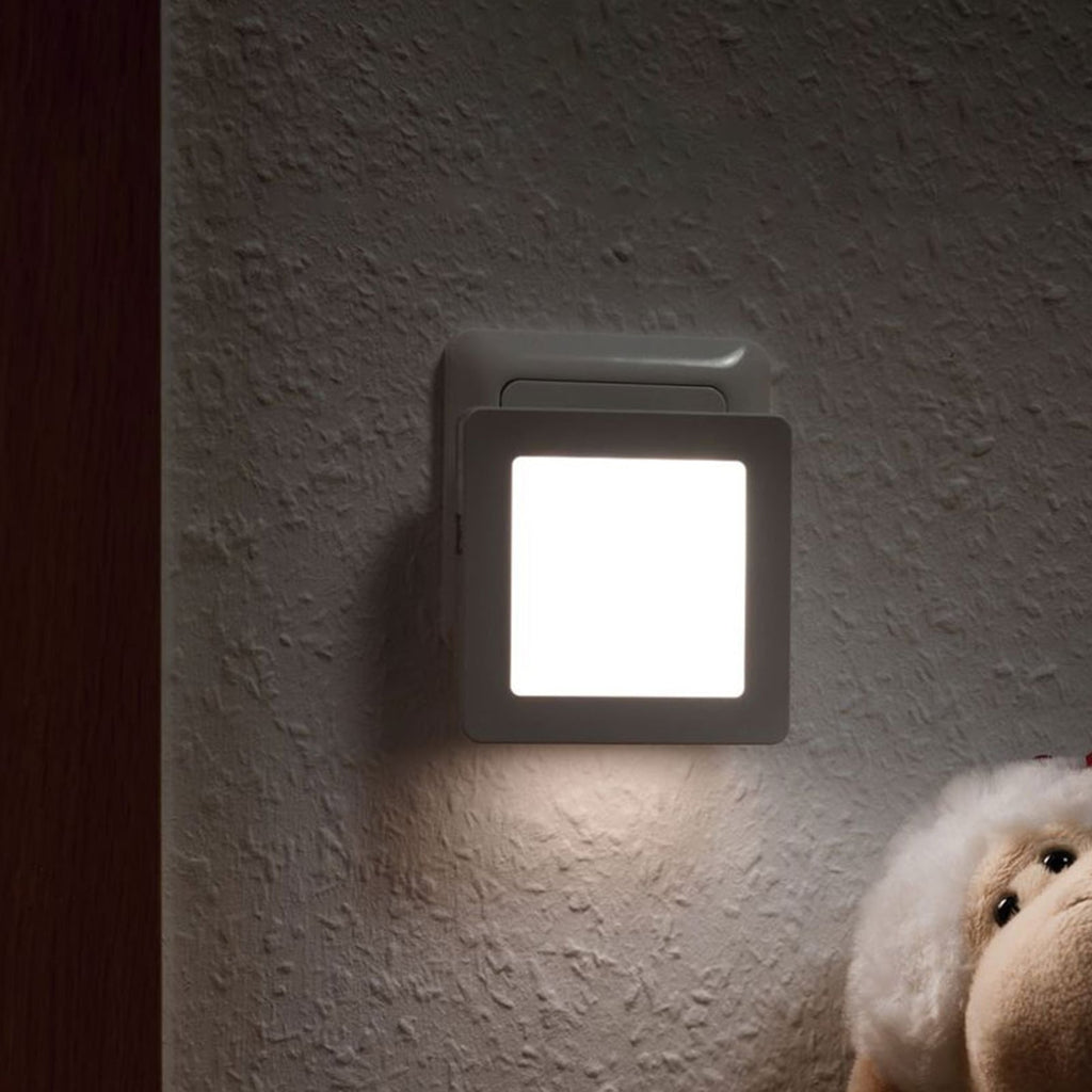 LED nattlys Esby dimbar med skumringssensor hvit forfra