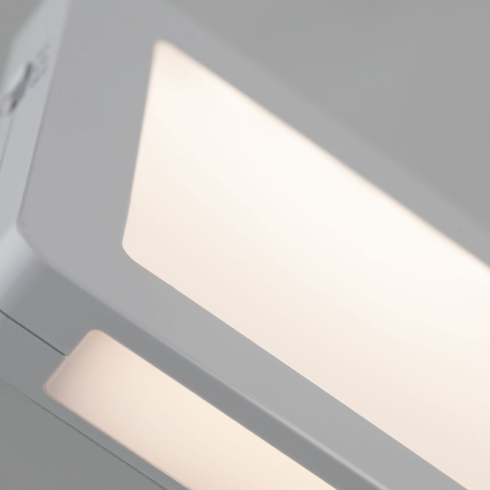 LED nattlys Esby dimbar med skumringssensor hvit fra siden