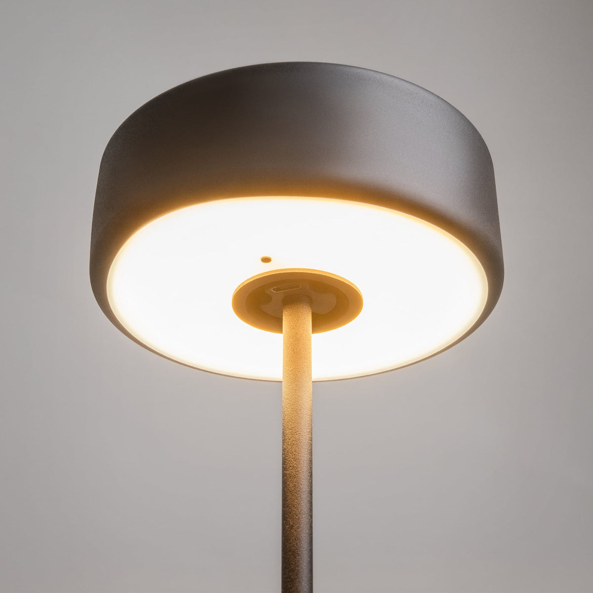 LED oppladbar bordlampe AI Collaboration svart CCT dimbar USB ladeport