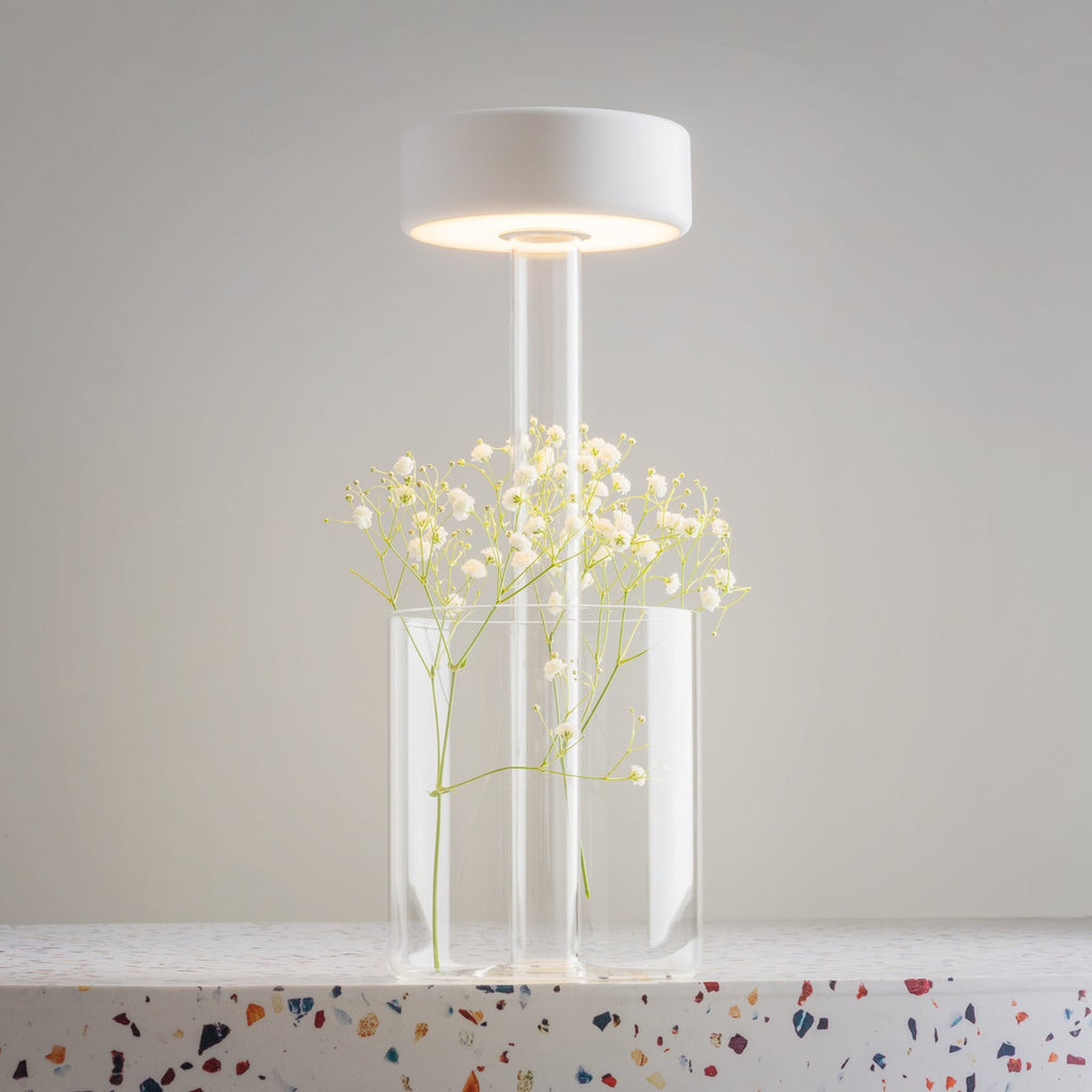 LED oppladbar bordlampe AI Collaboration glass hvit forfra