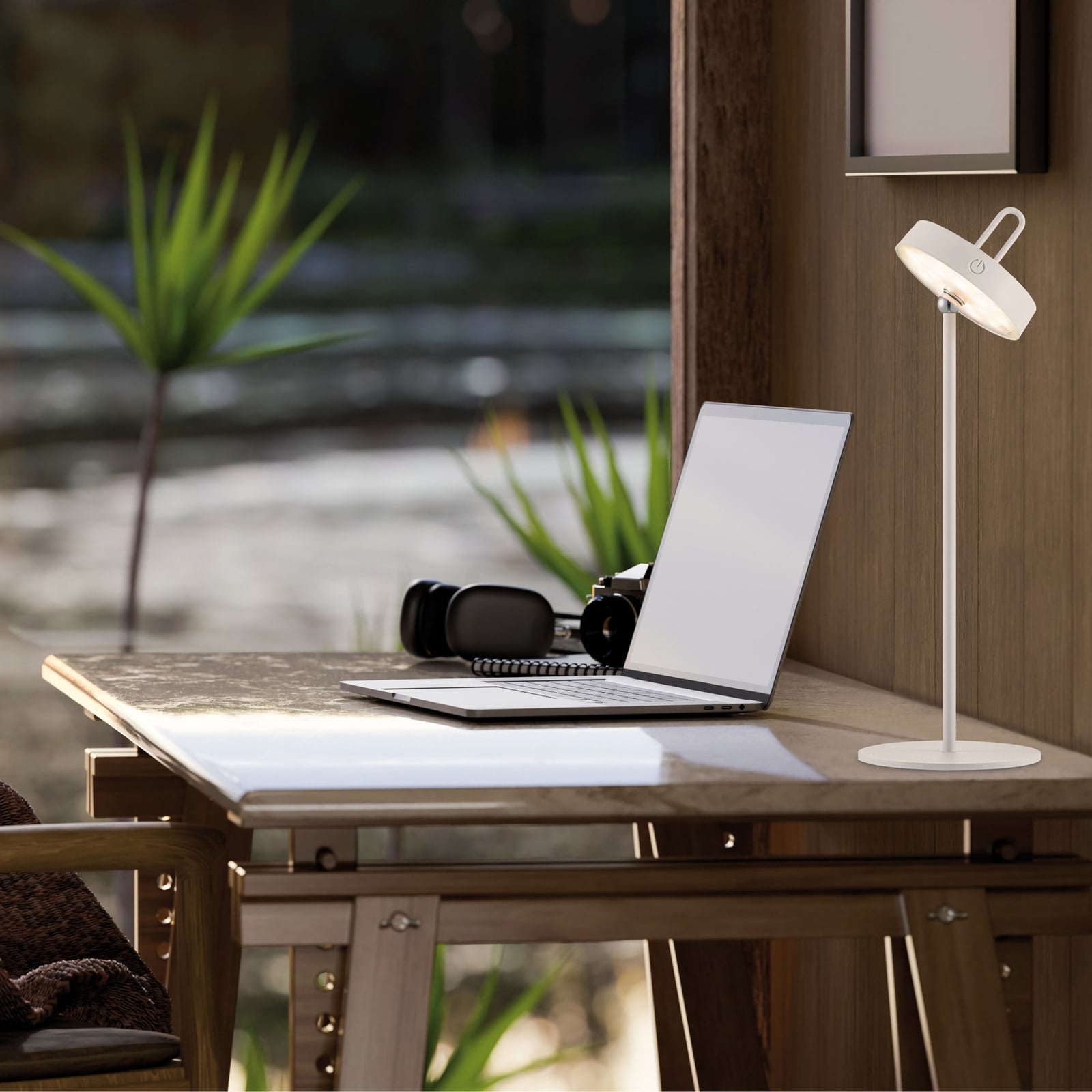 LED oppladbar bordlampe Amag hvit jern bakside
