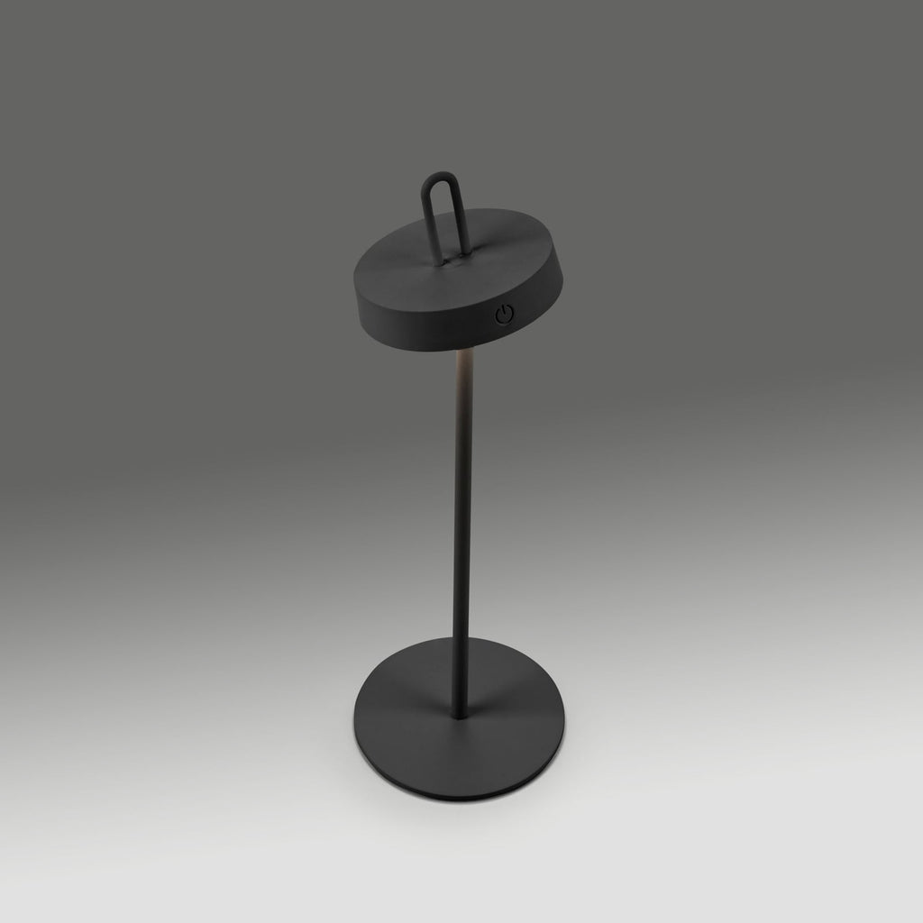 Nærbilde av dimmer på LED oppladbar bordlampe Amag svart jern dimbar IP44