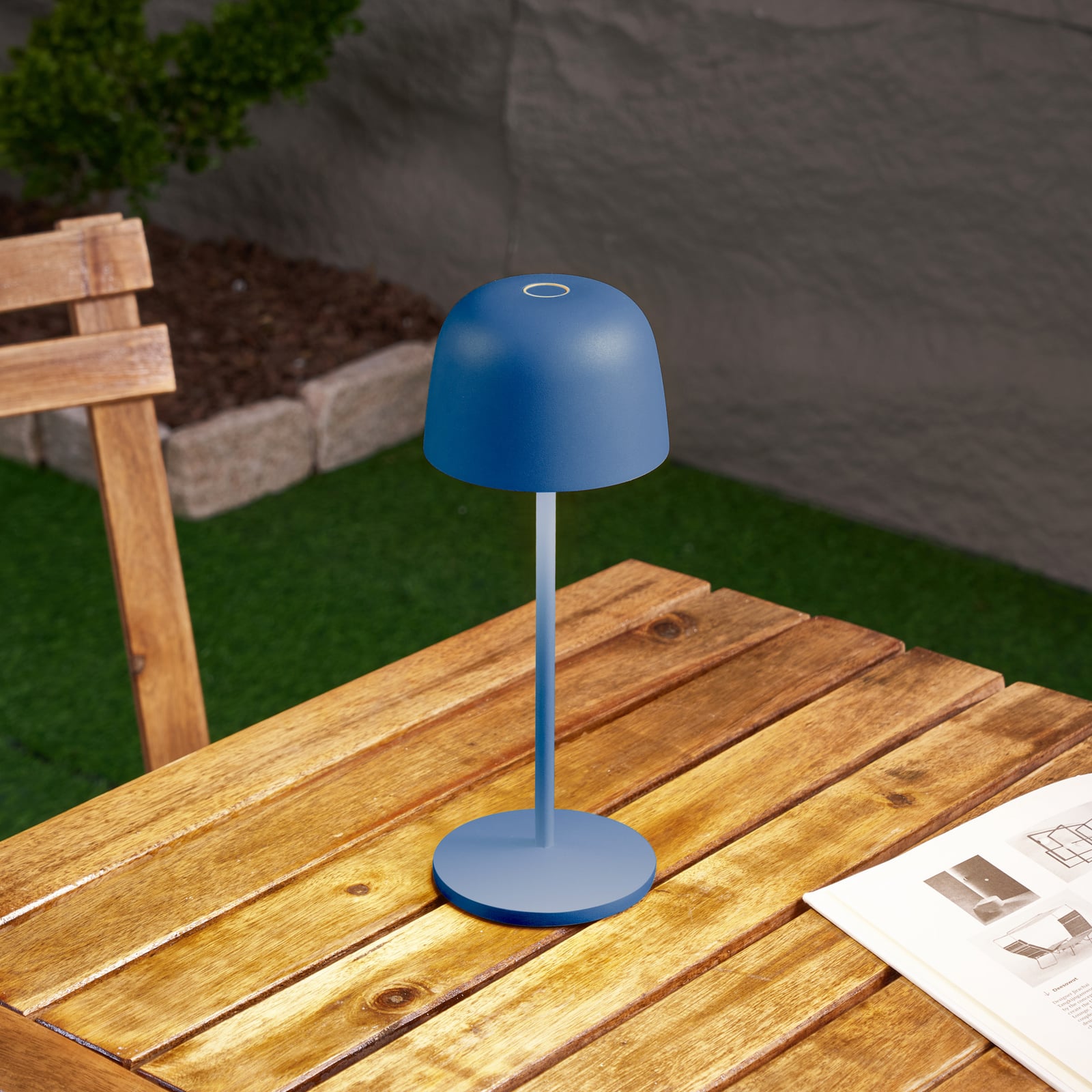 LED oppladbar bordlampe Arietty blå dimbar IP65 bakside