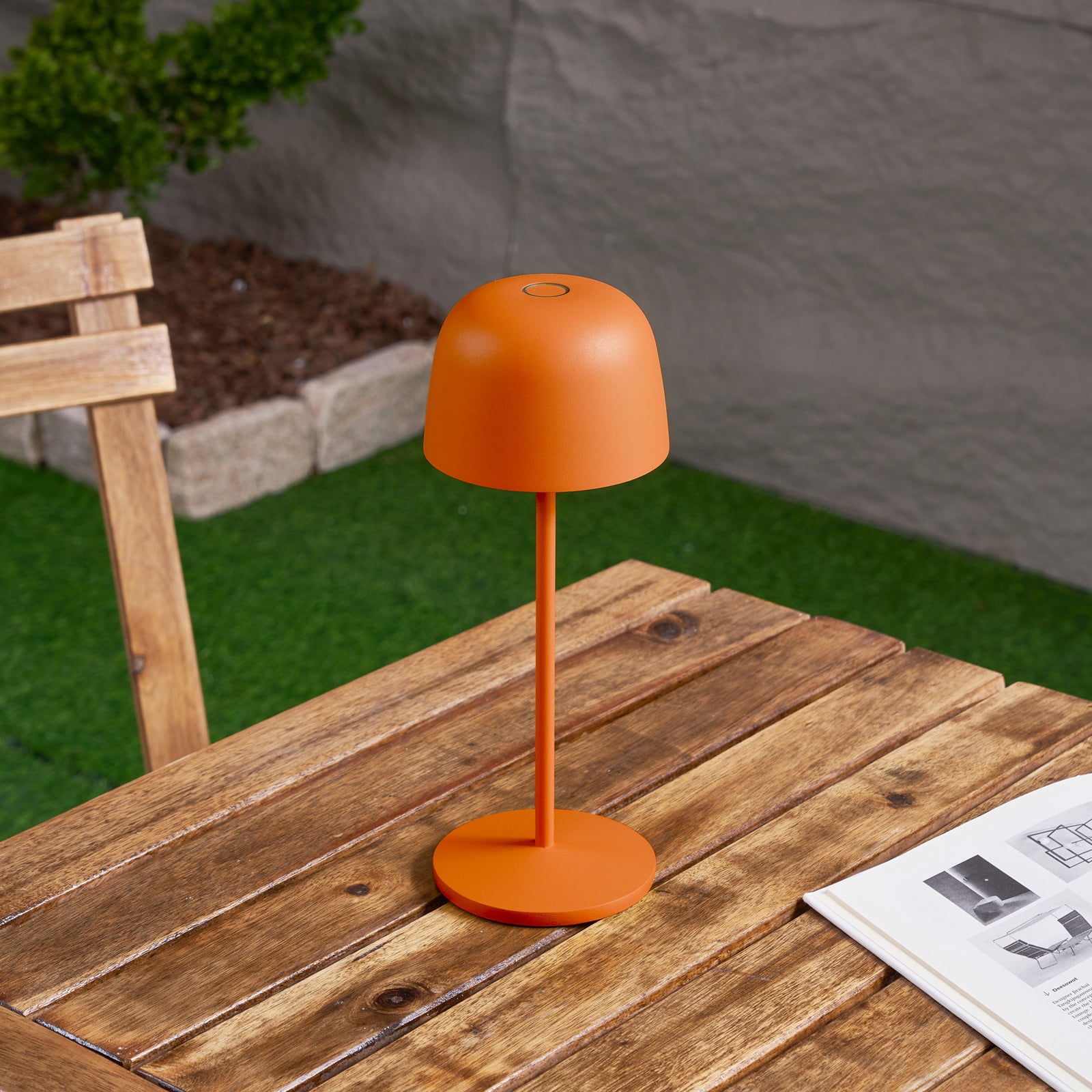 LED oppladbar bordlampe Arietty oransje IP65 dimbar detalj