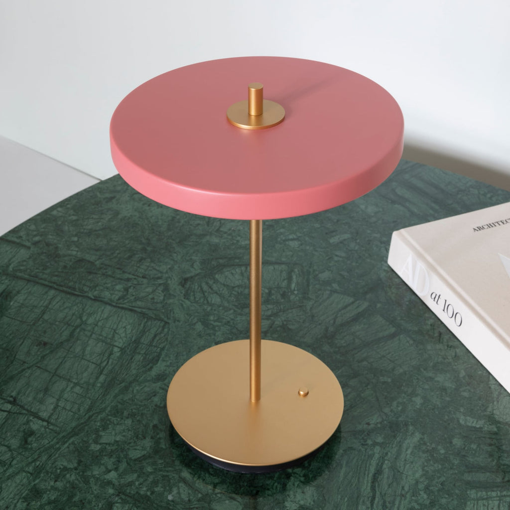 LED oppladbar bordlampe Asteria Move rosé/messing sideprofil
