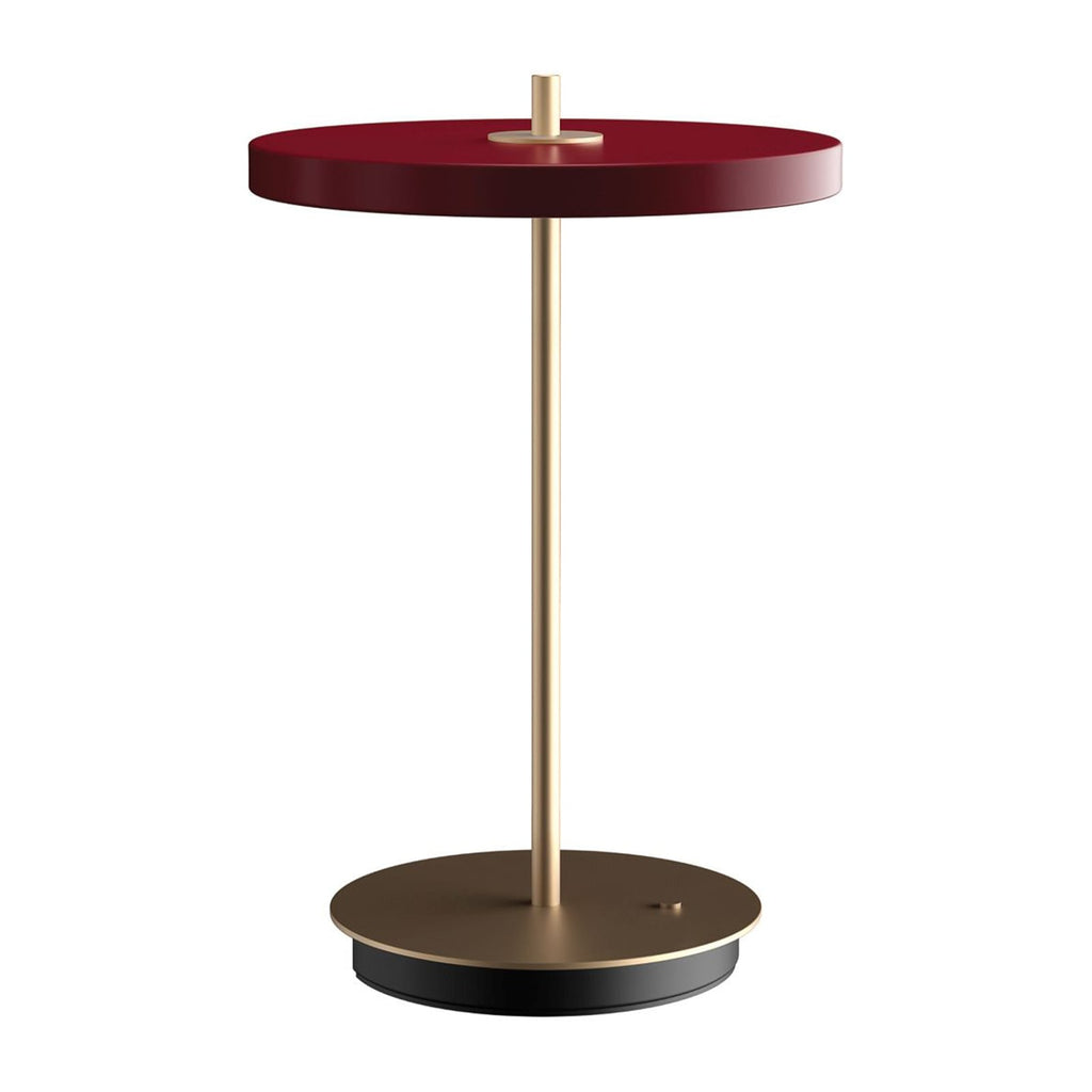 LED oppladbar bordlampe Asteria Move rubinrød/messing detalj av lampefot