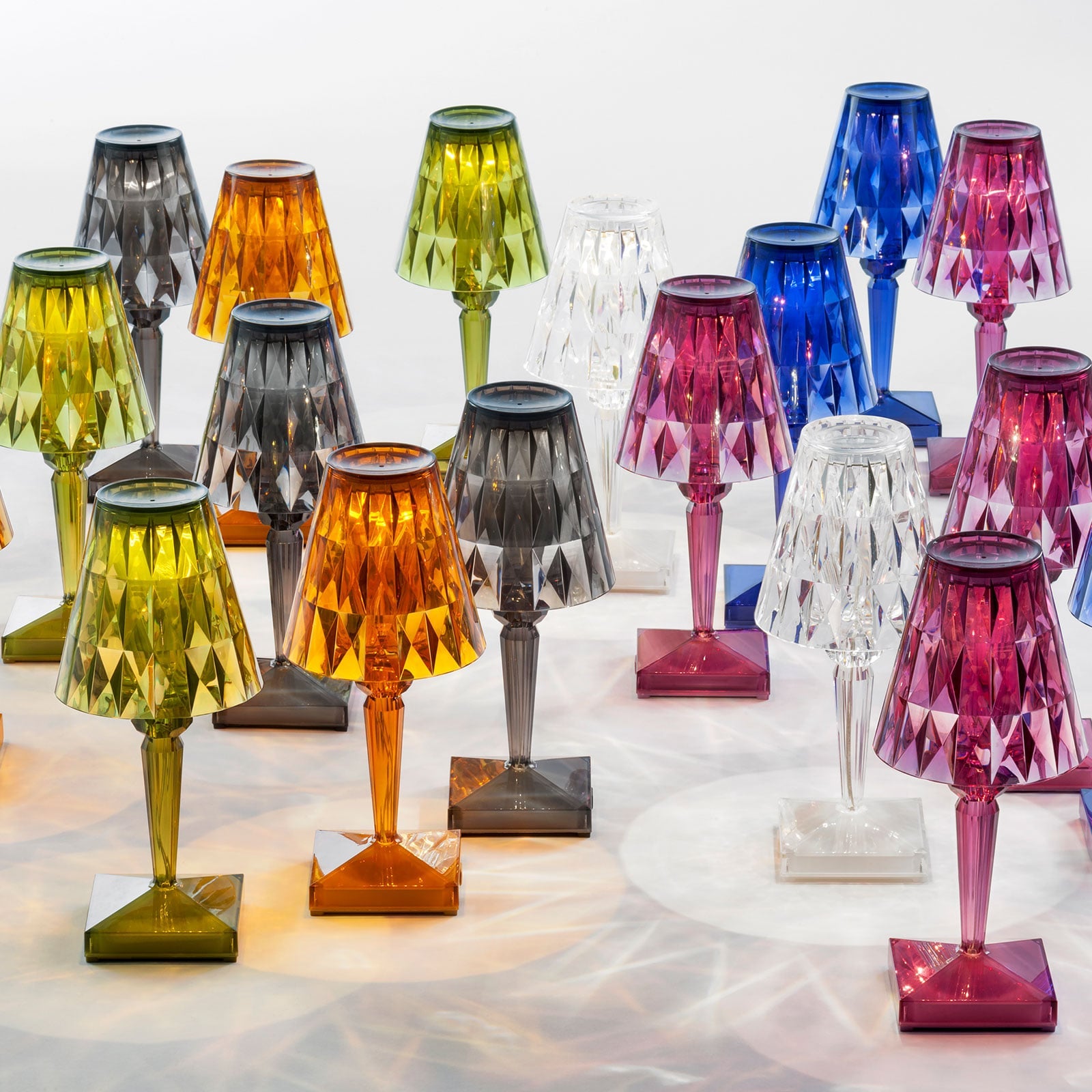 LED oppladbar bordlampe Battery røykgrå 30 cm IP54 montert på bord