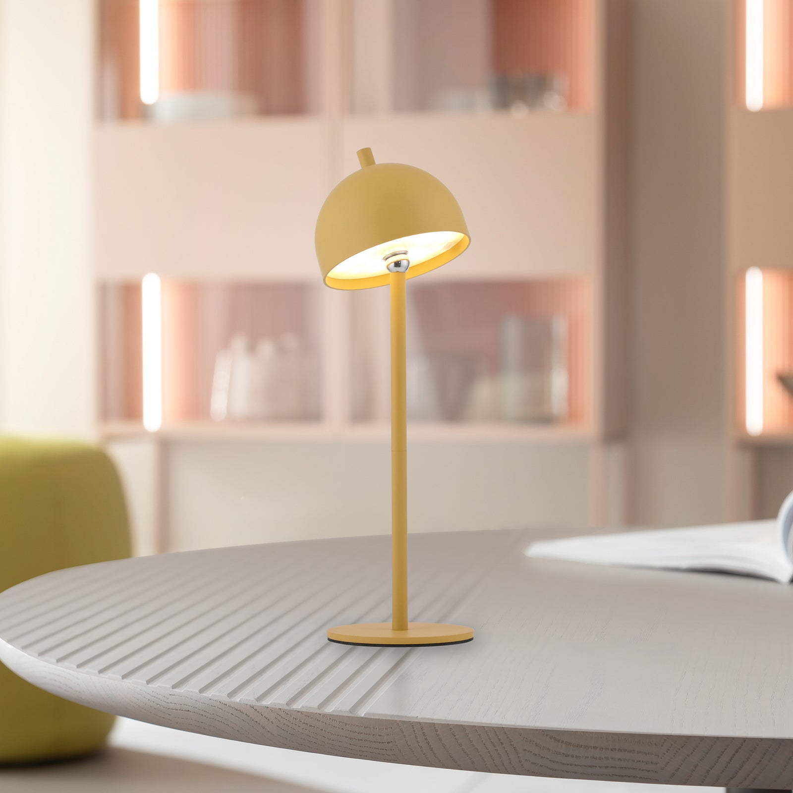 Montert LED oppladbar bordlampe Bellies Blütenzauber dimbar IP54 på bord