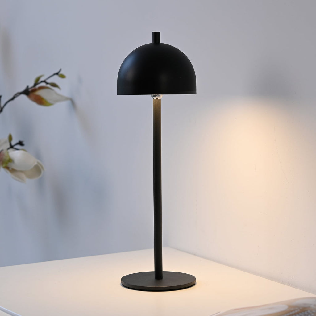 LED oppladbar bordlampe Bellies dimbar svart IP54 forfra