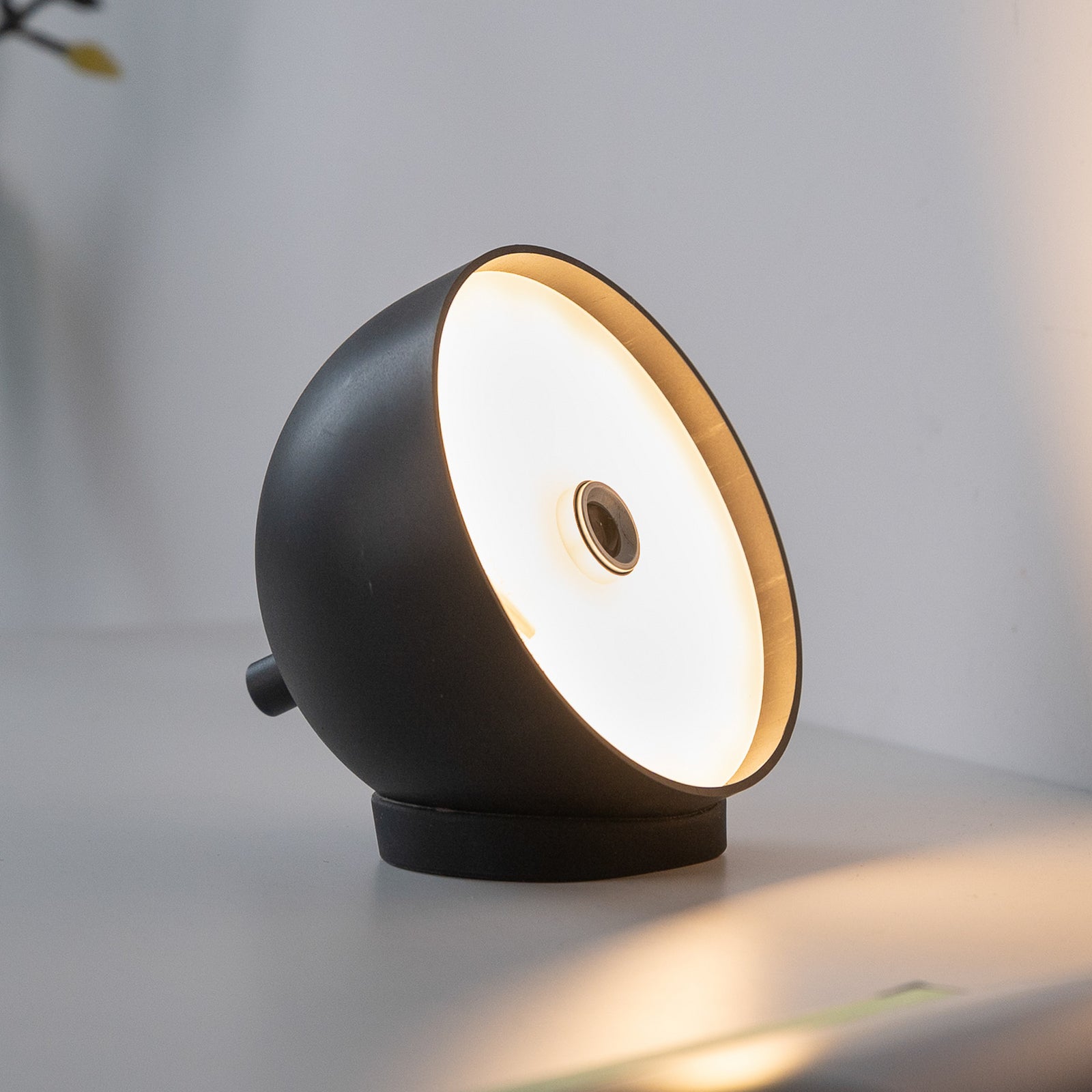 LED oppladbar bordlampe Bellies dimbar svart IP54 USB-ladekabel