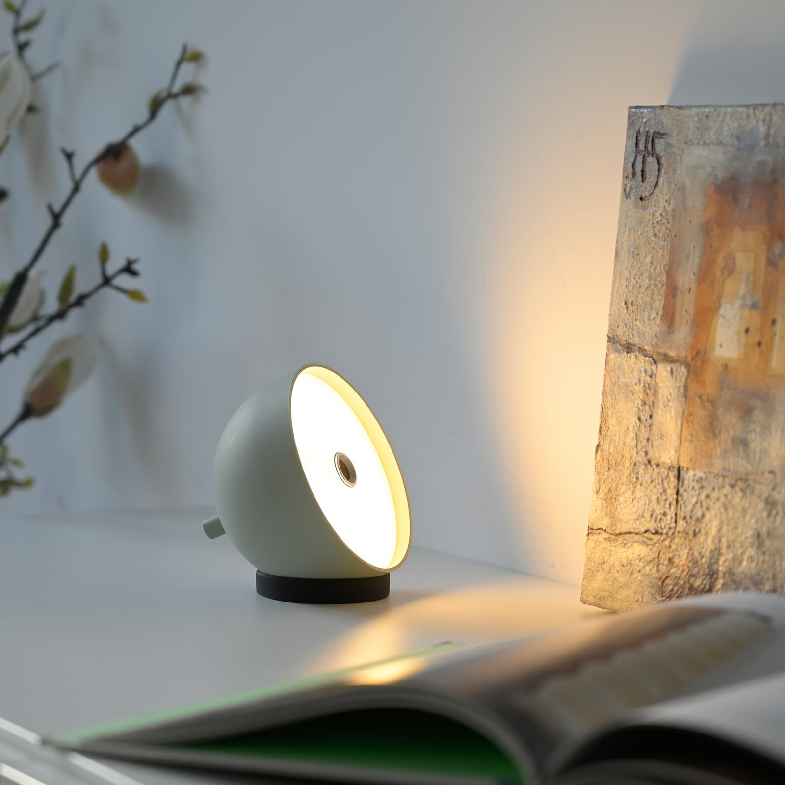 LED oppladbar bordlampe Bellies lysgrønn dimbar IP54 bakside