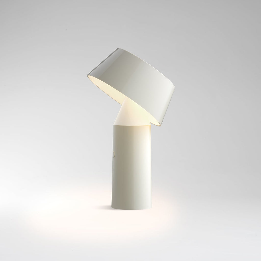 LED oppladbar bordlampe Bicoca hvit dimbar Ø14 cm nærbilde av bryter