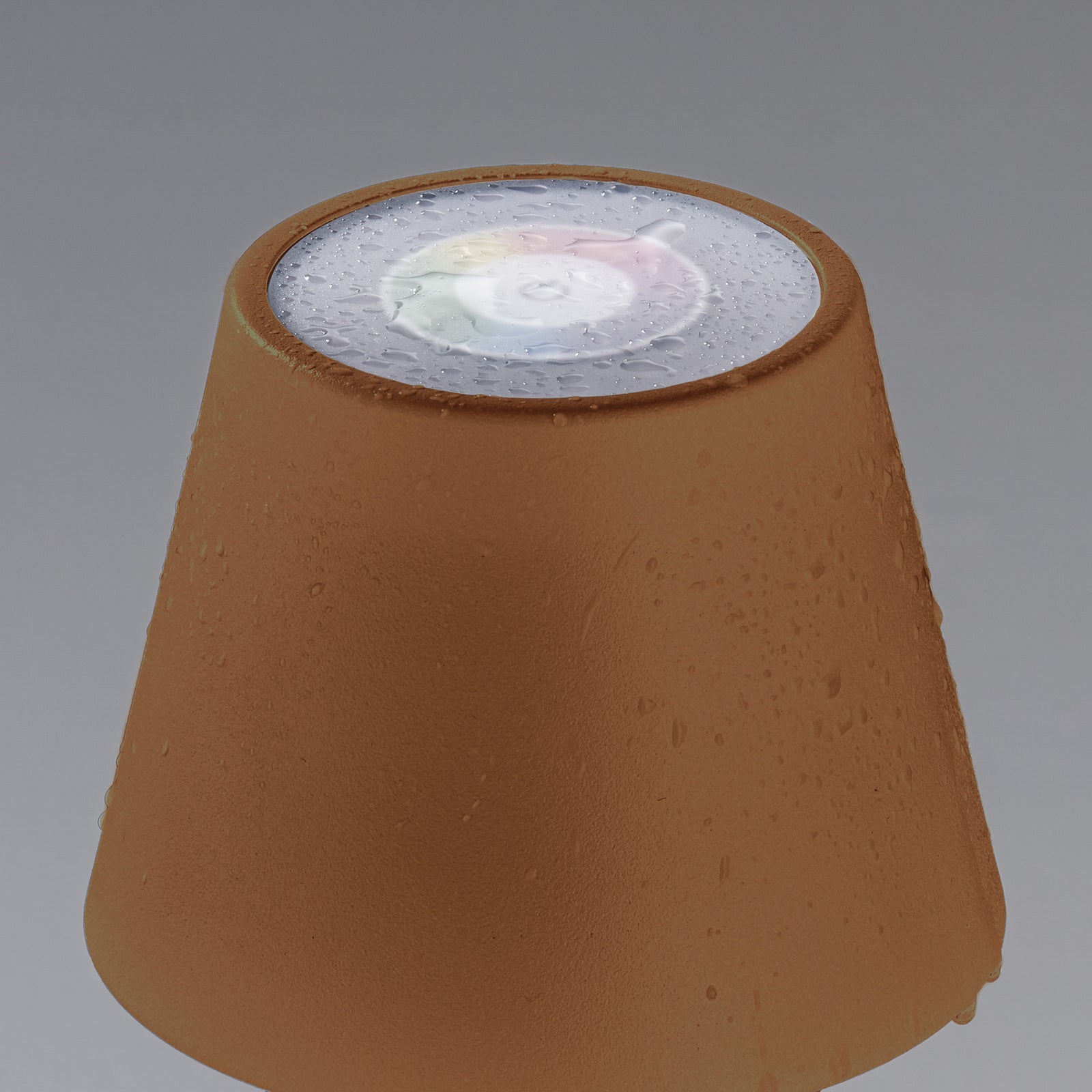 Nærbilde av LED oppladbar bordlampe Cosenza 2.0 rustfarget RGB dimbar IP44