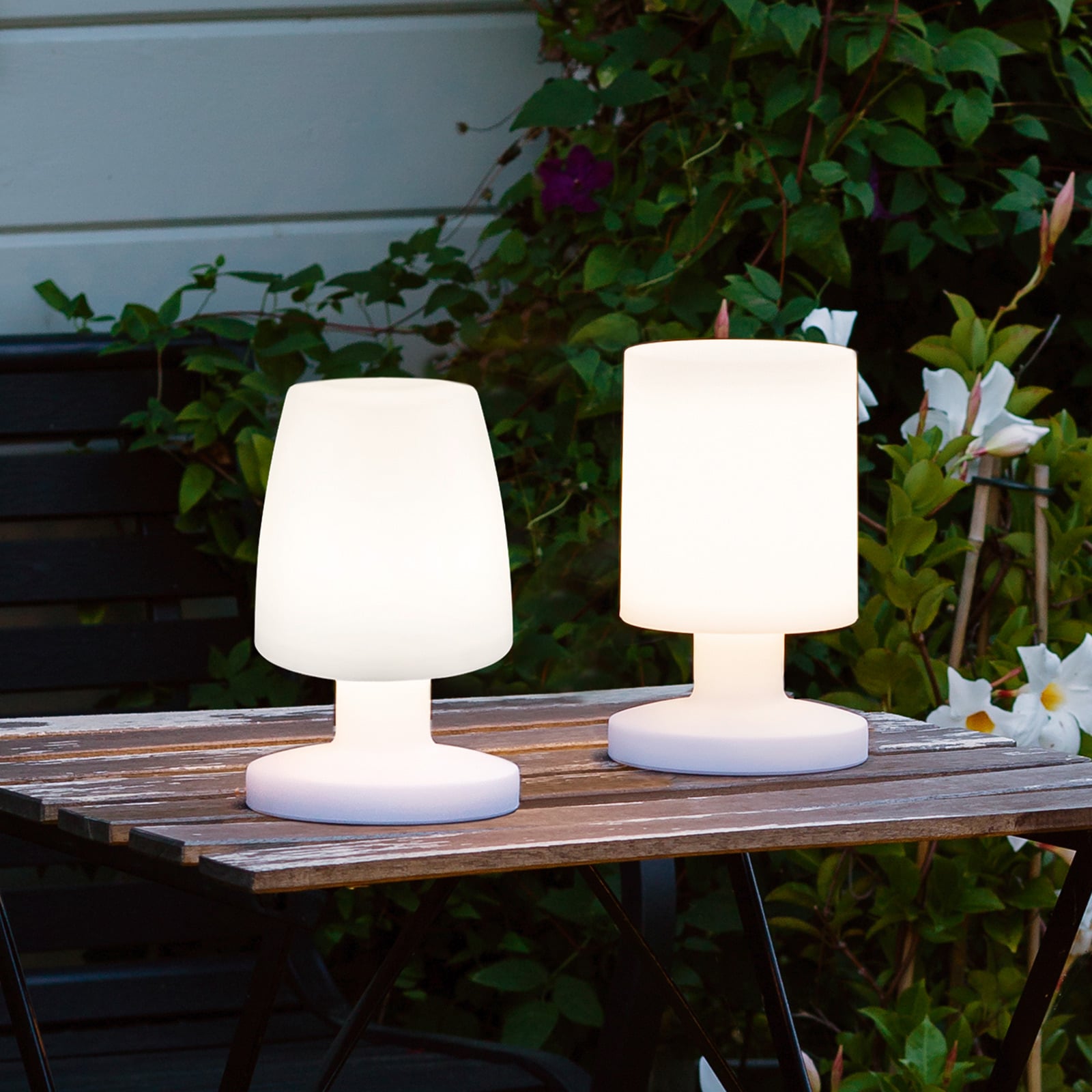 LED oppladbar bordlampe Dora hvit plast IP44 Ø13 cm bakside