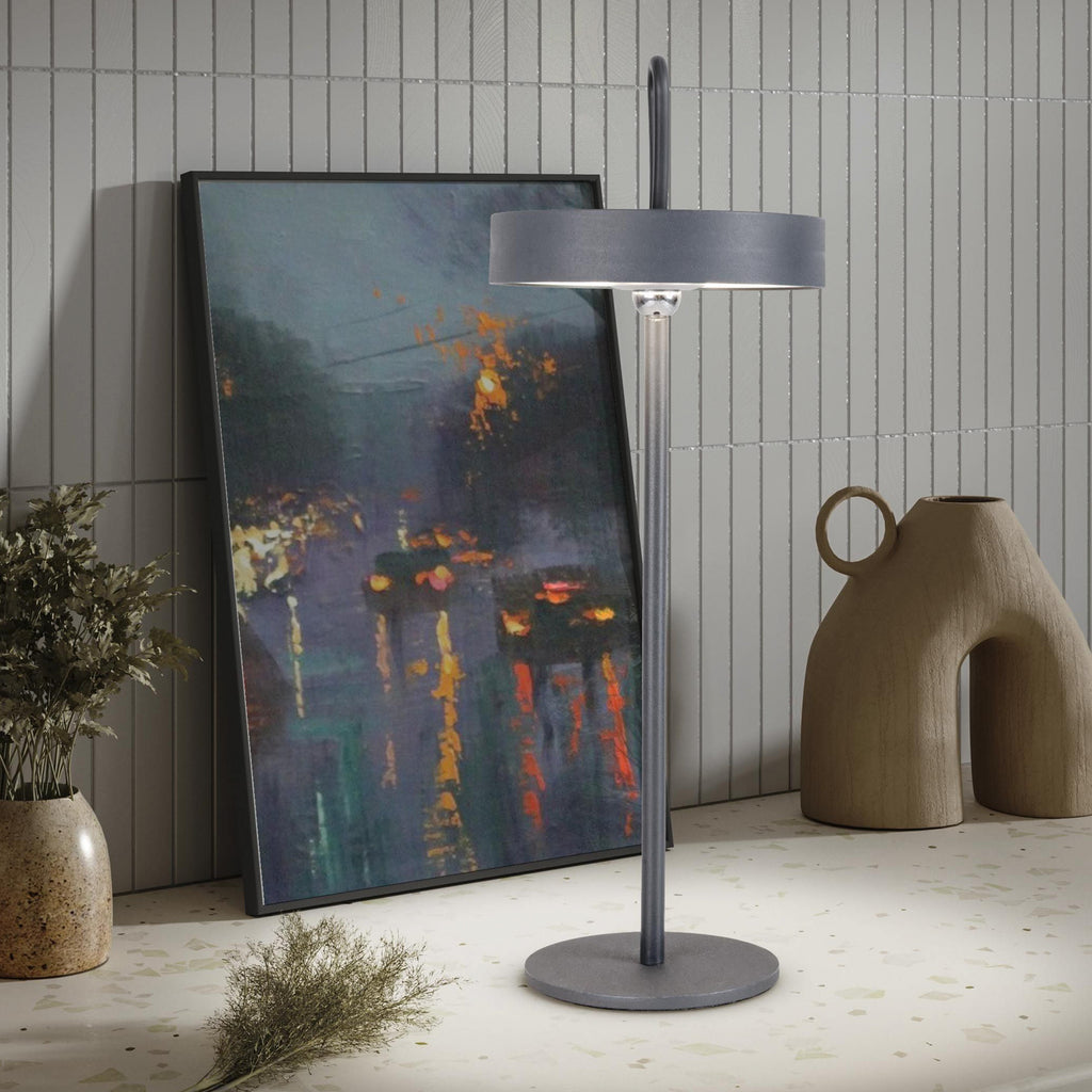 LED oppladbar bordlampe Ella magnetisk grå IP54 dimbar bakside