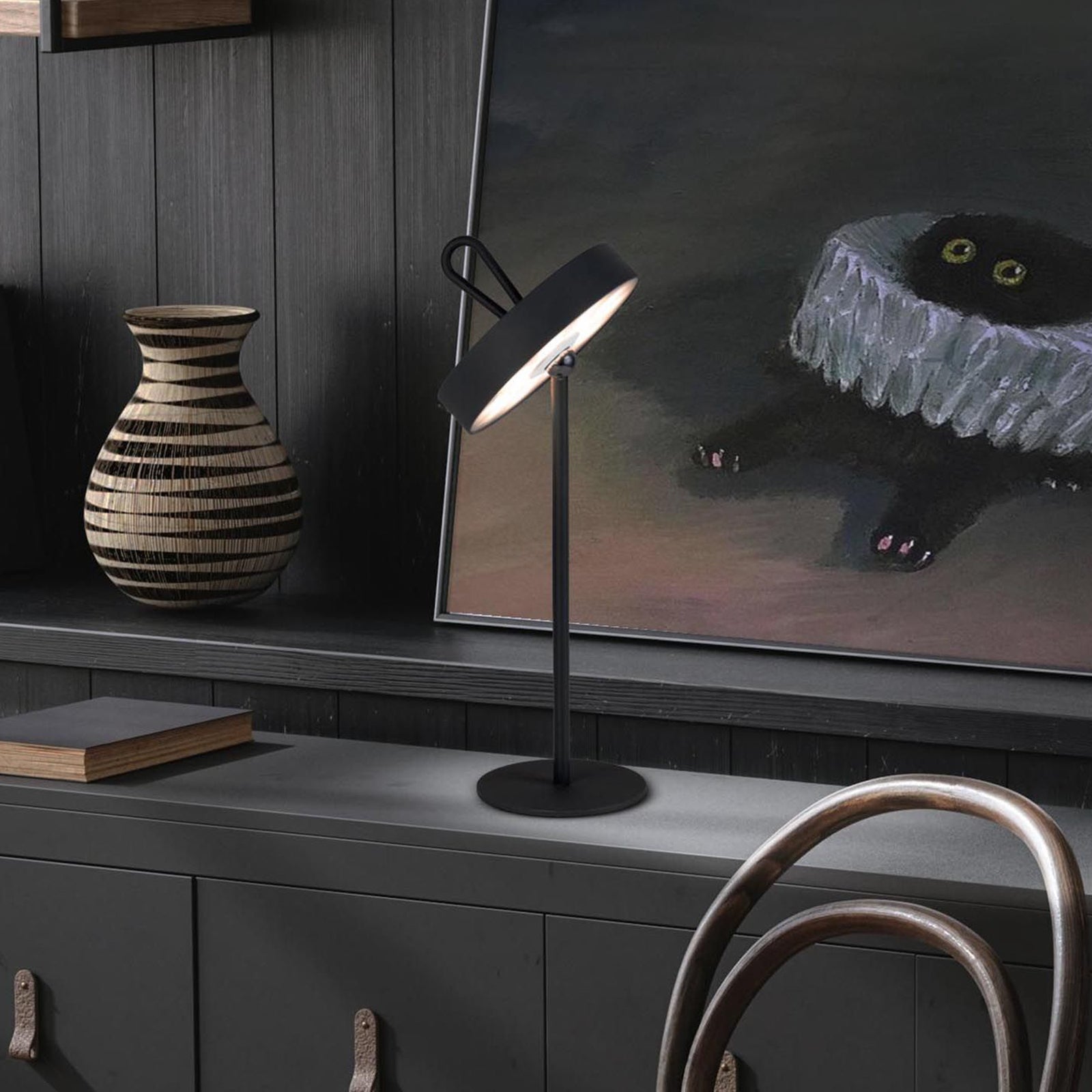 LED oppladbar bordlampe Ella magnetisk svart IP54 bakside