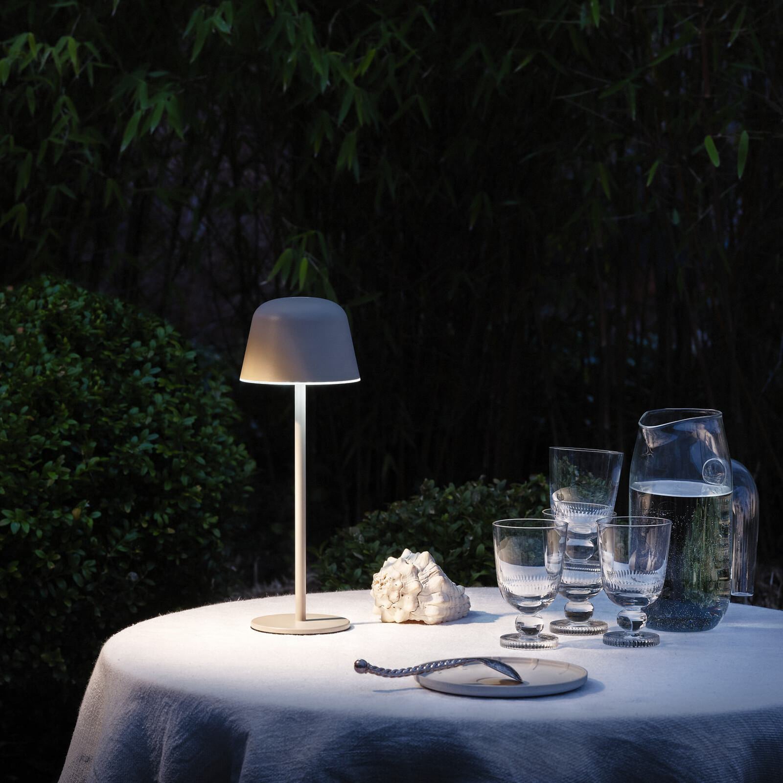 LED oppladbar bordlampe ENDURA STYLE beige CCT IP54 detalj av touch-sensor