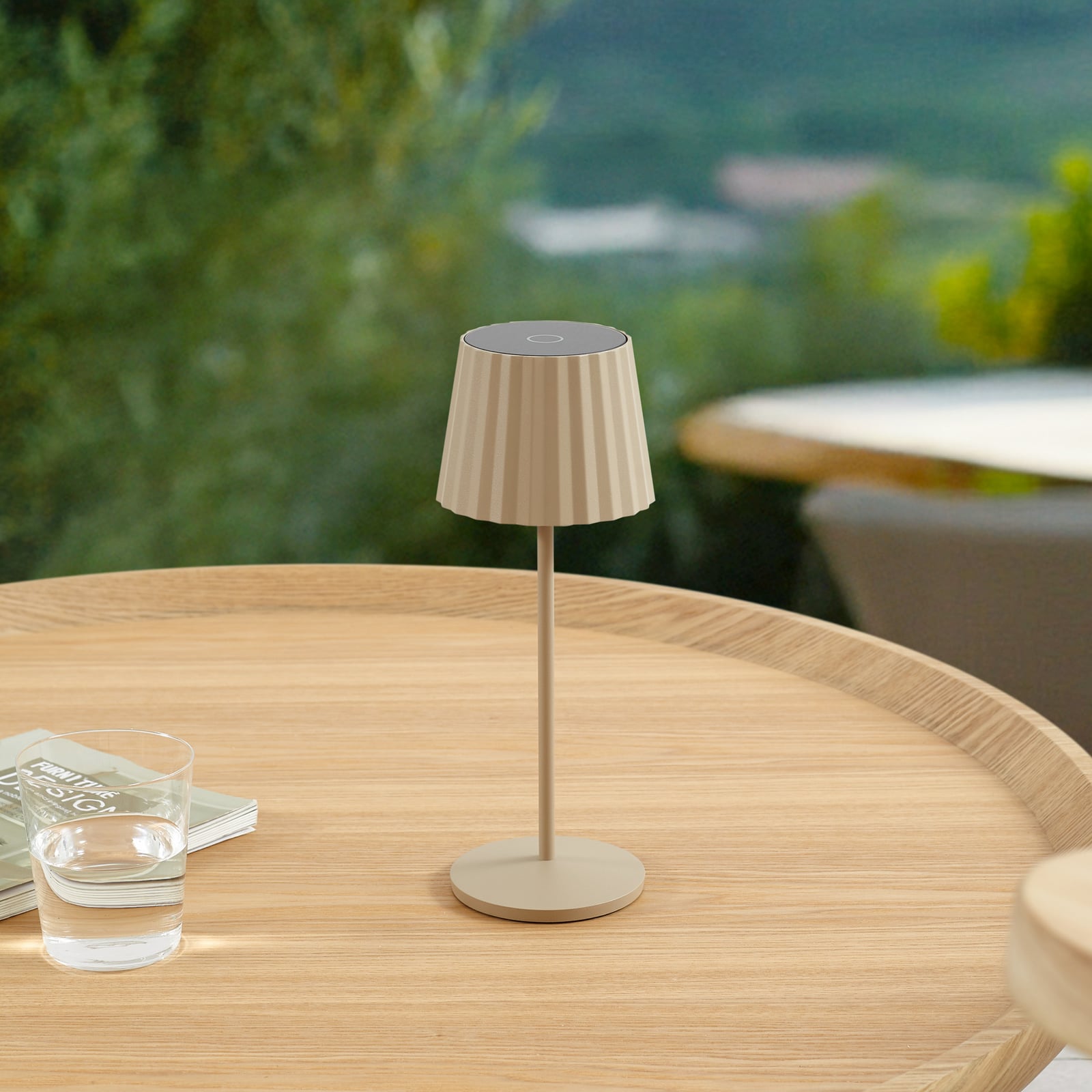 LED oppladbar bordlampe Esali dimbar beige IP65 Ø11 cm detalj