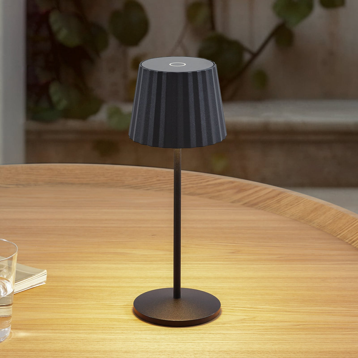 LED oppladbar bordlampe Esali dimbar svart IP65 Ø11 cm forfra