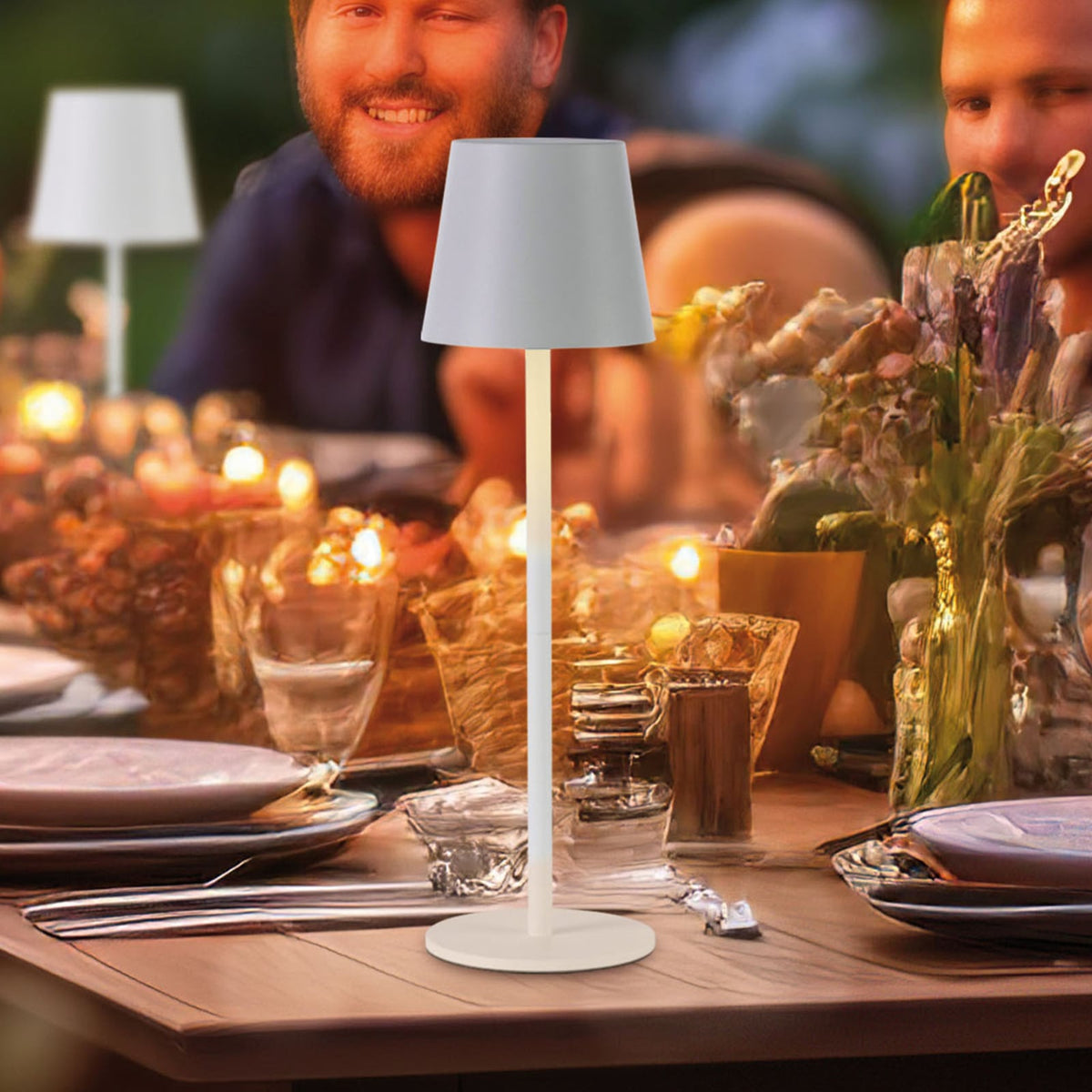 LED oppladbar bordlampe Euria dimbar bakside