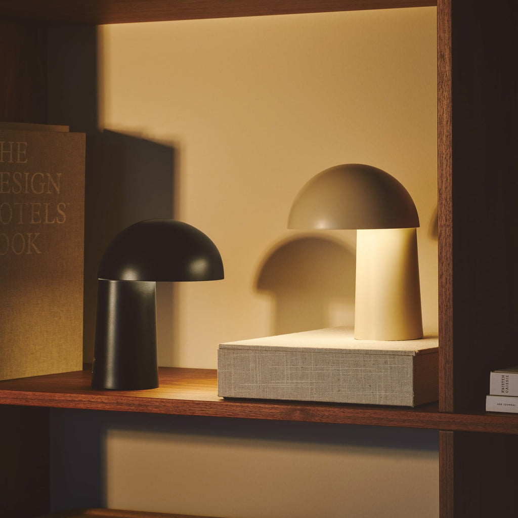 LED oppladbar bordlampe Faye dimbar beige Ø17 cm detalj
