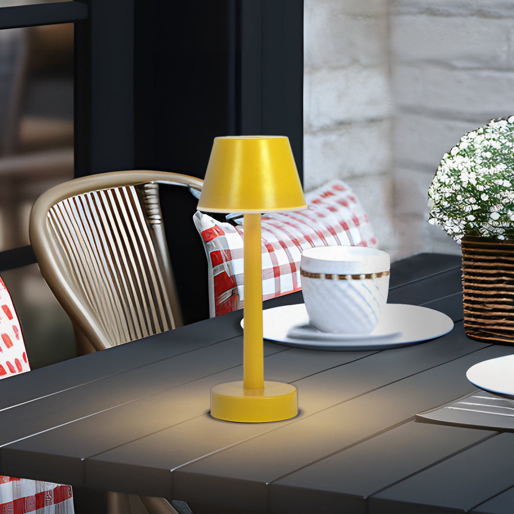 LED oppladbar bordlampe Gaja gul RGBW dimbar IP44 forfra