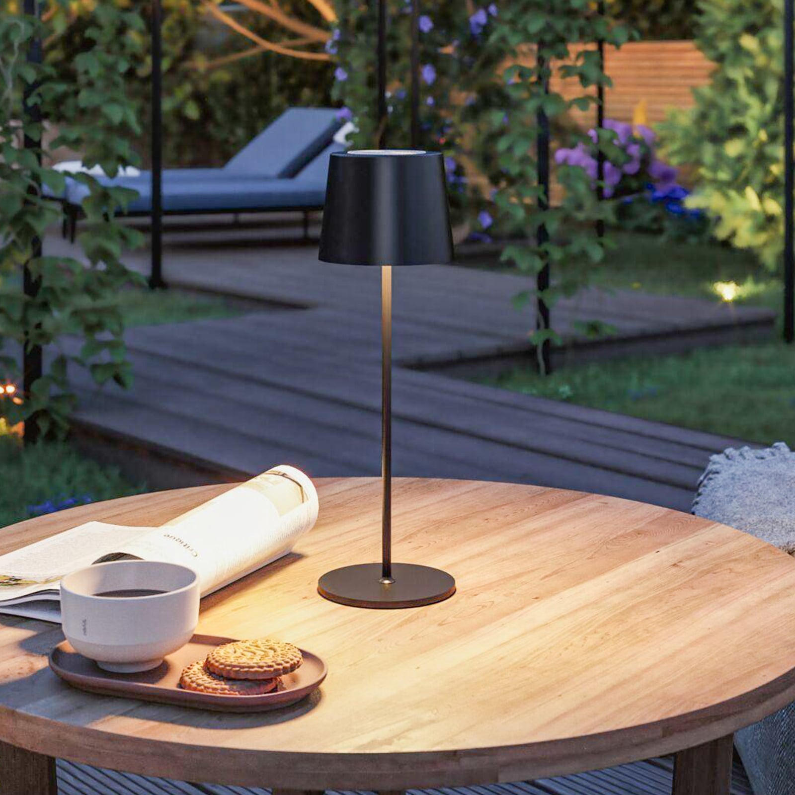 LED oppladbar bordlampe Gilo dimbar svart plast IP44 35 cm forfra