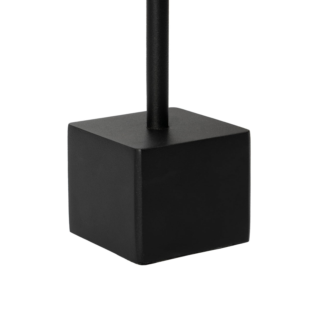 LED oppladbar bordlampe Janea CUBE svart metall på bord