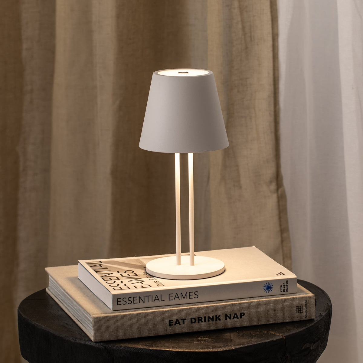 LED oppladbar bordlampe Janea TWIN hvit metall detalj av touchdimmer