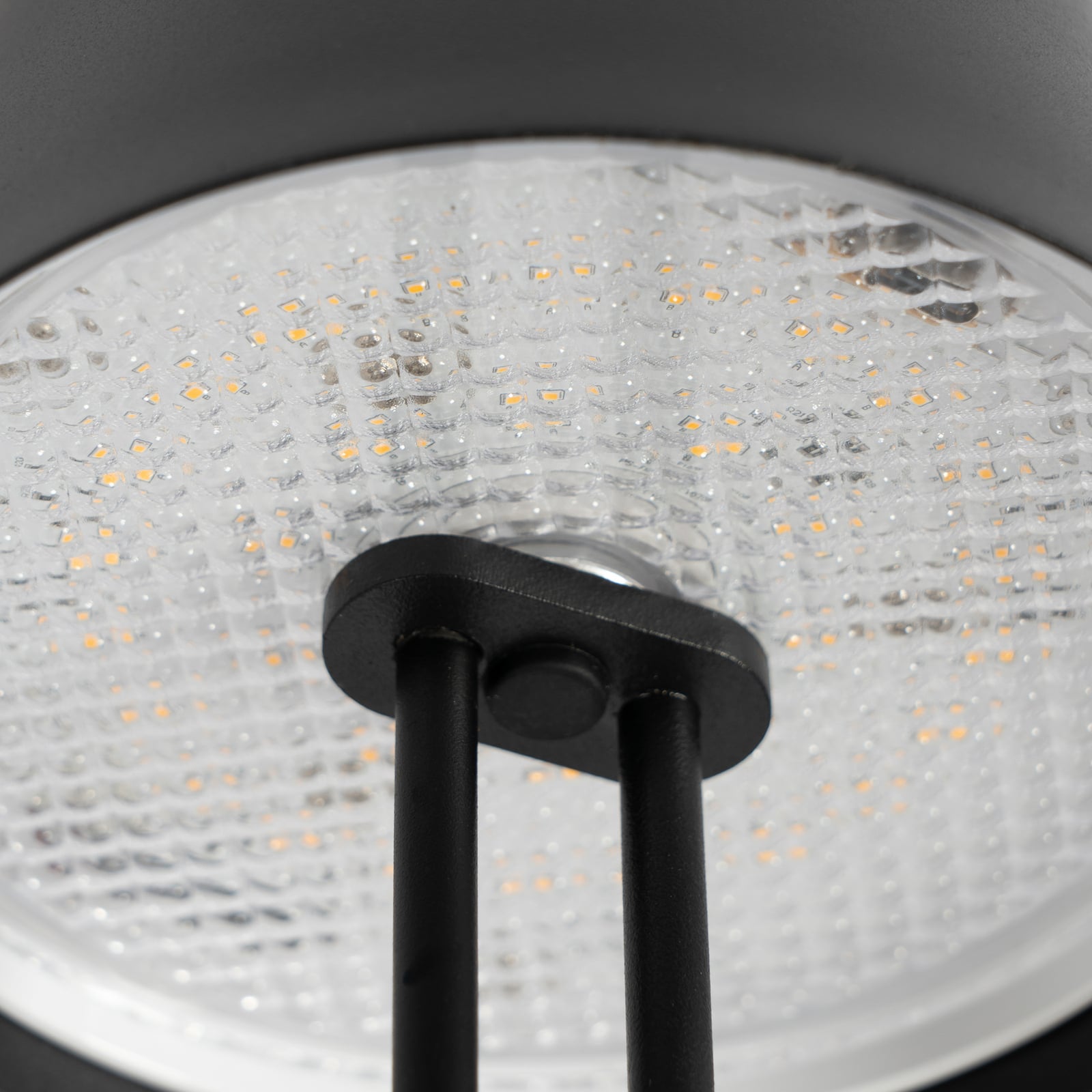 LED oppladbar bordlampe Janea TWIN svart metall i moderne interiør